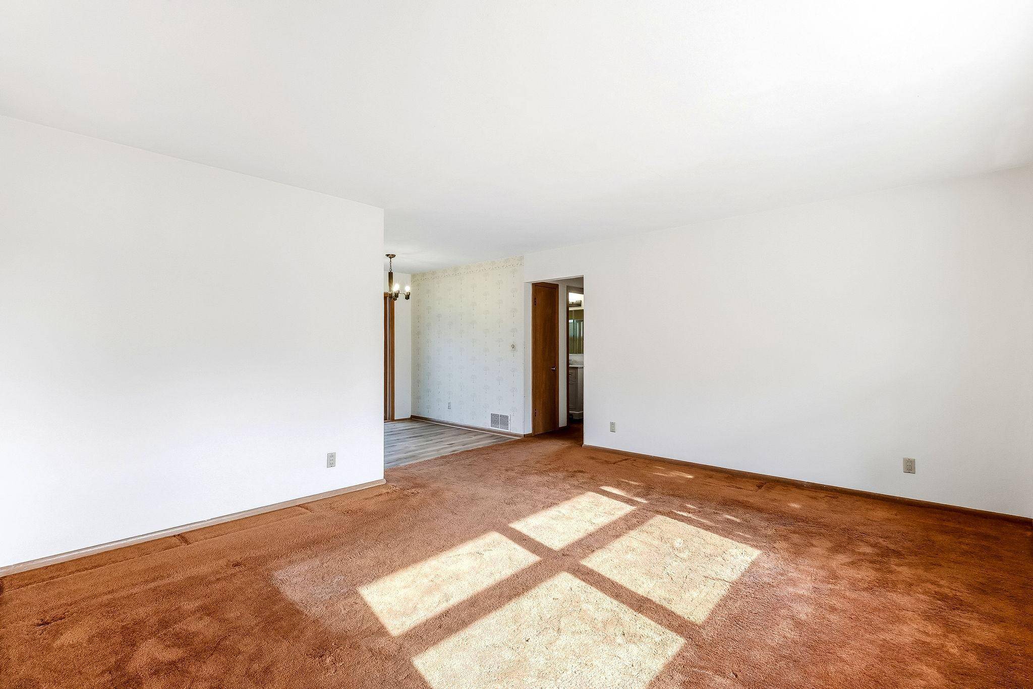 2835 Galtier ST, Roseville, MN 55113