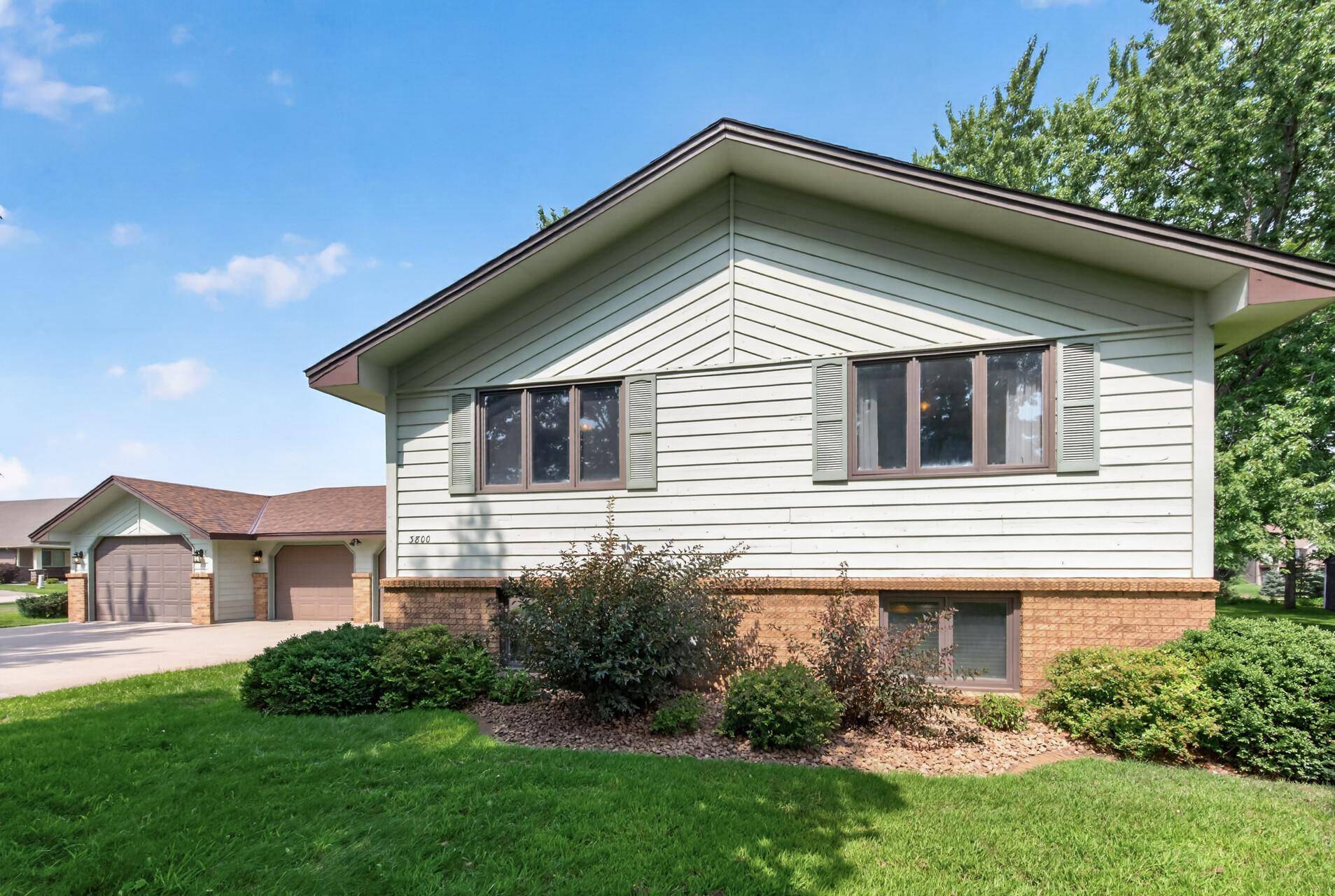3800 101st AVE N, Brooklyn Park, MN 55443