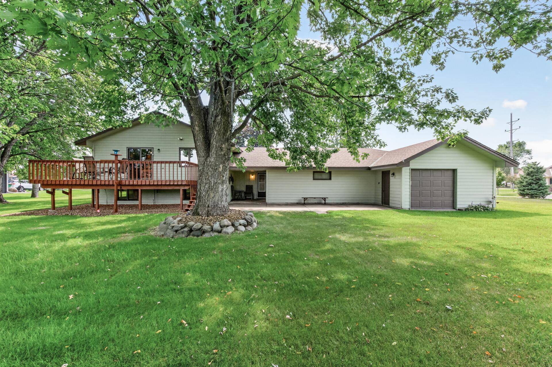 3800 101st AVE N, Brooklyn Park, MN 55443