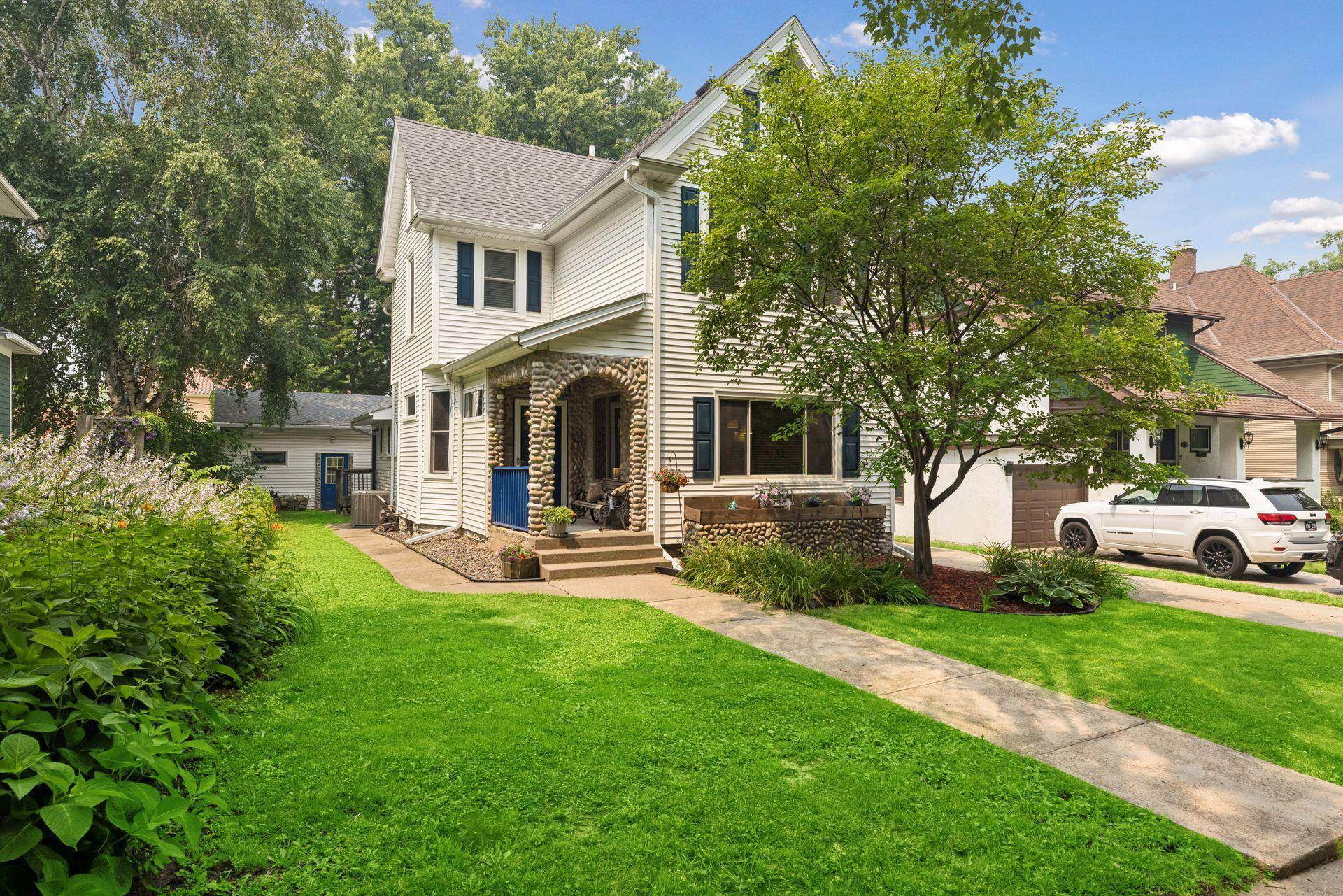 657 Delaware AVE, Saint Paul, MN 55107