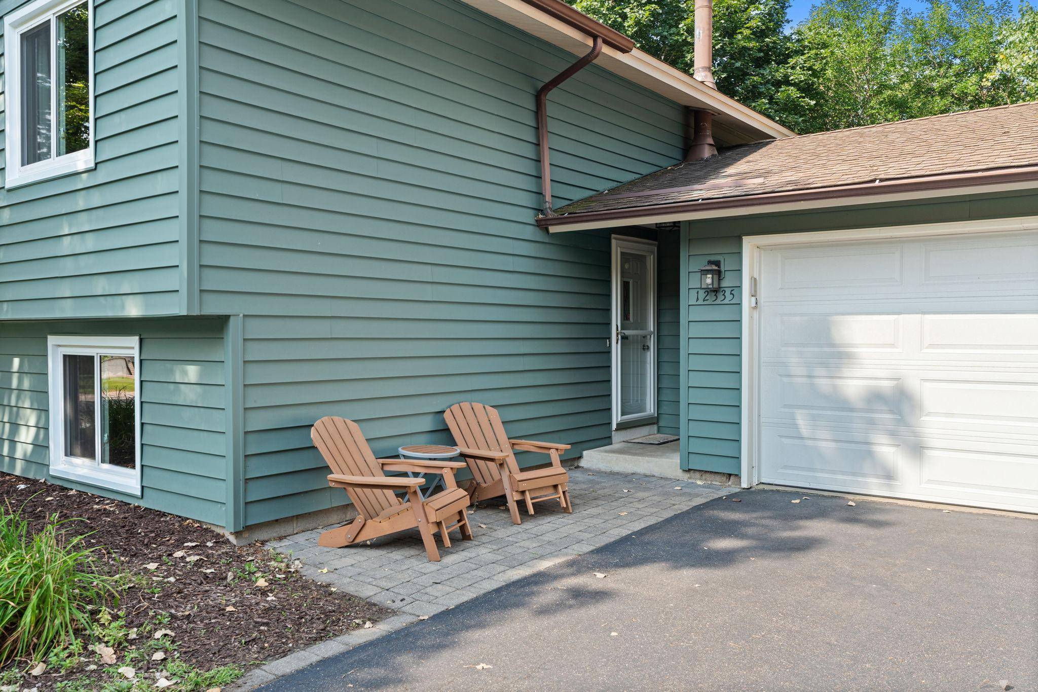 12335 Oxbow DR, Eden Prairie, MN 55347