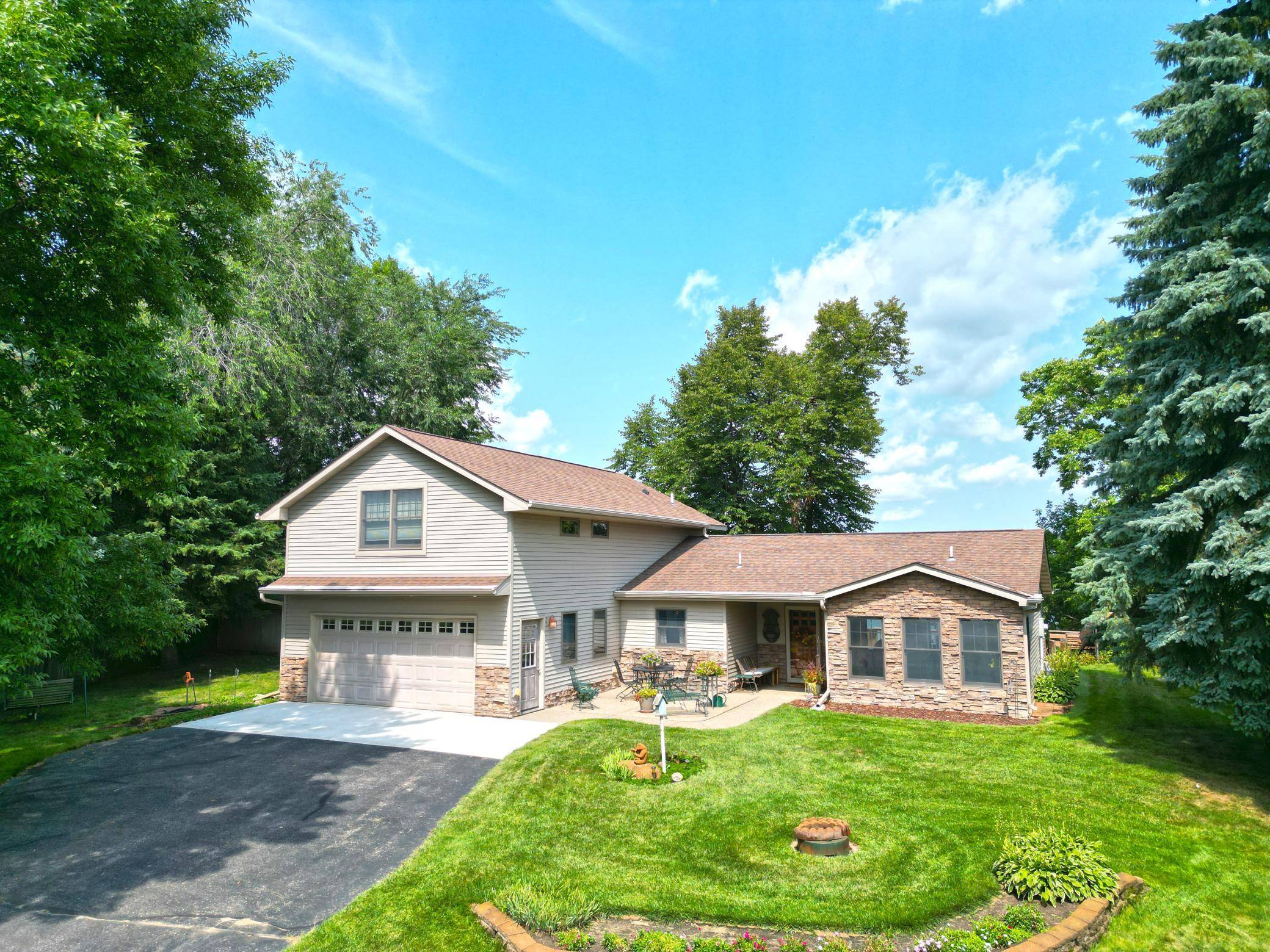 9962 91st ST NW, Annandale, MN 55302