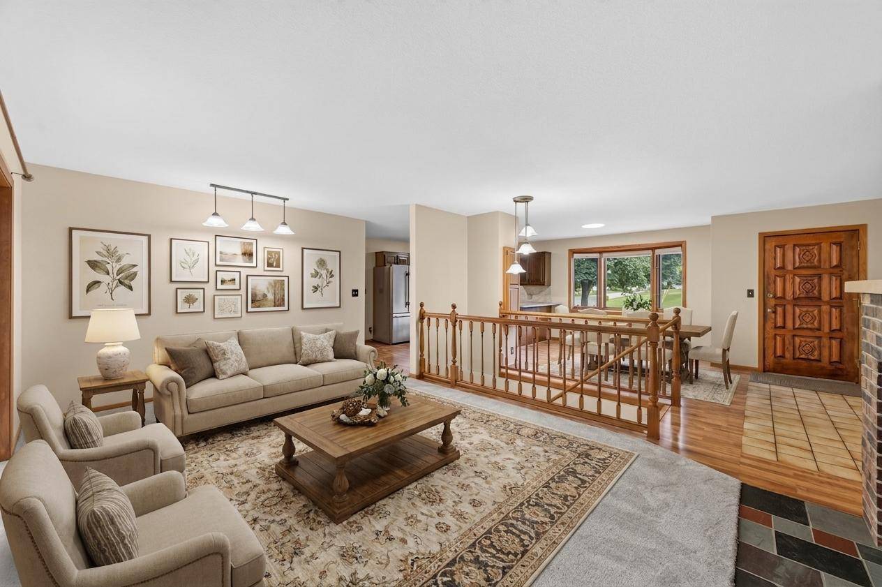 7712 Riverdale DR N, Brooklyn Park, MN 55444