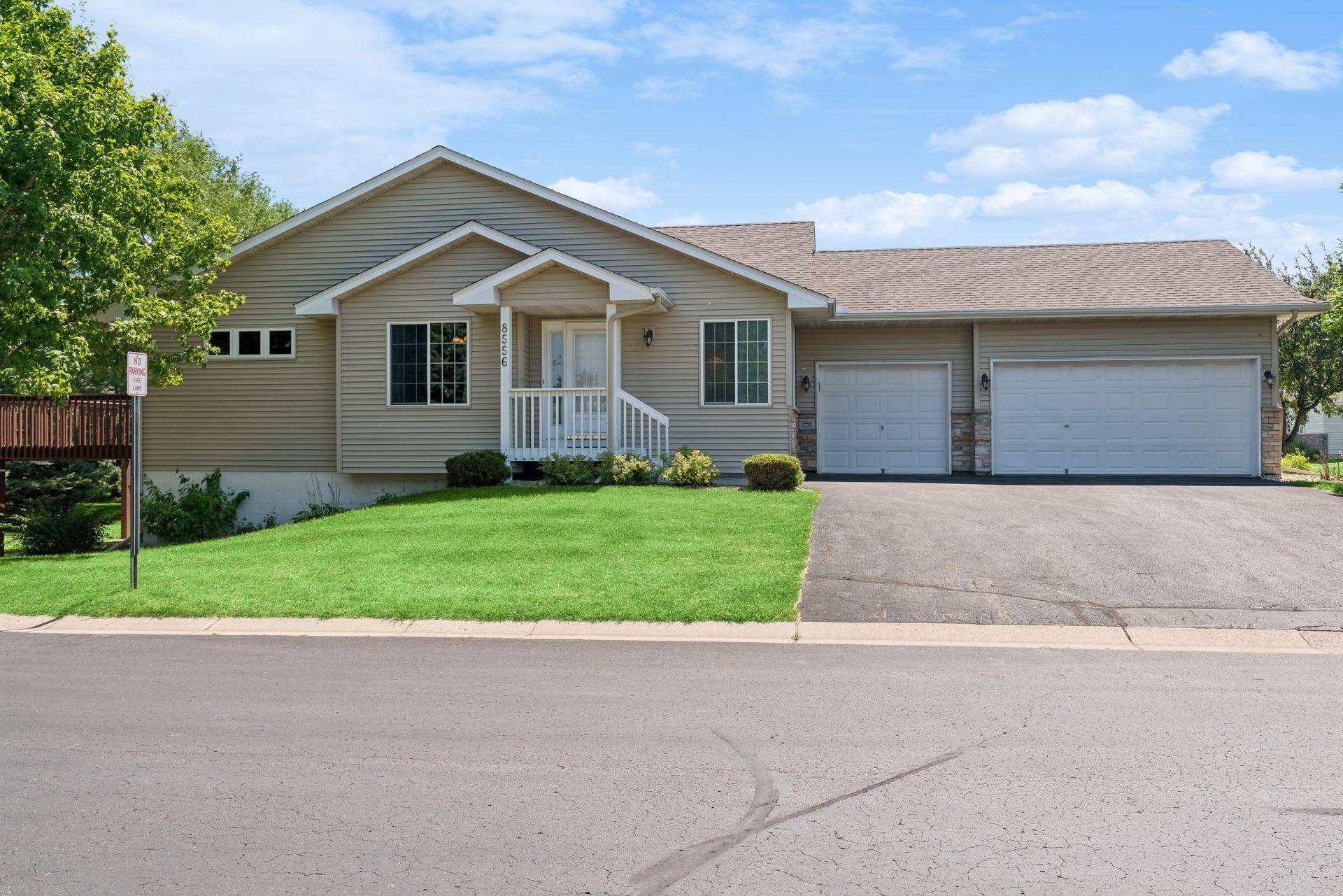 8556 Adair CIR N, Brooklyn Park, MN 55443