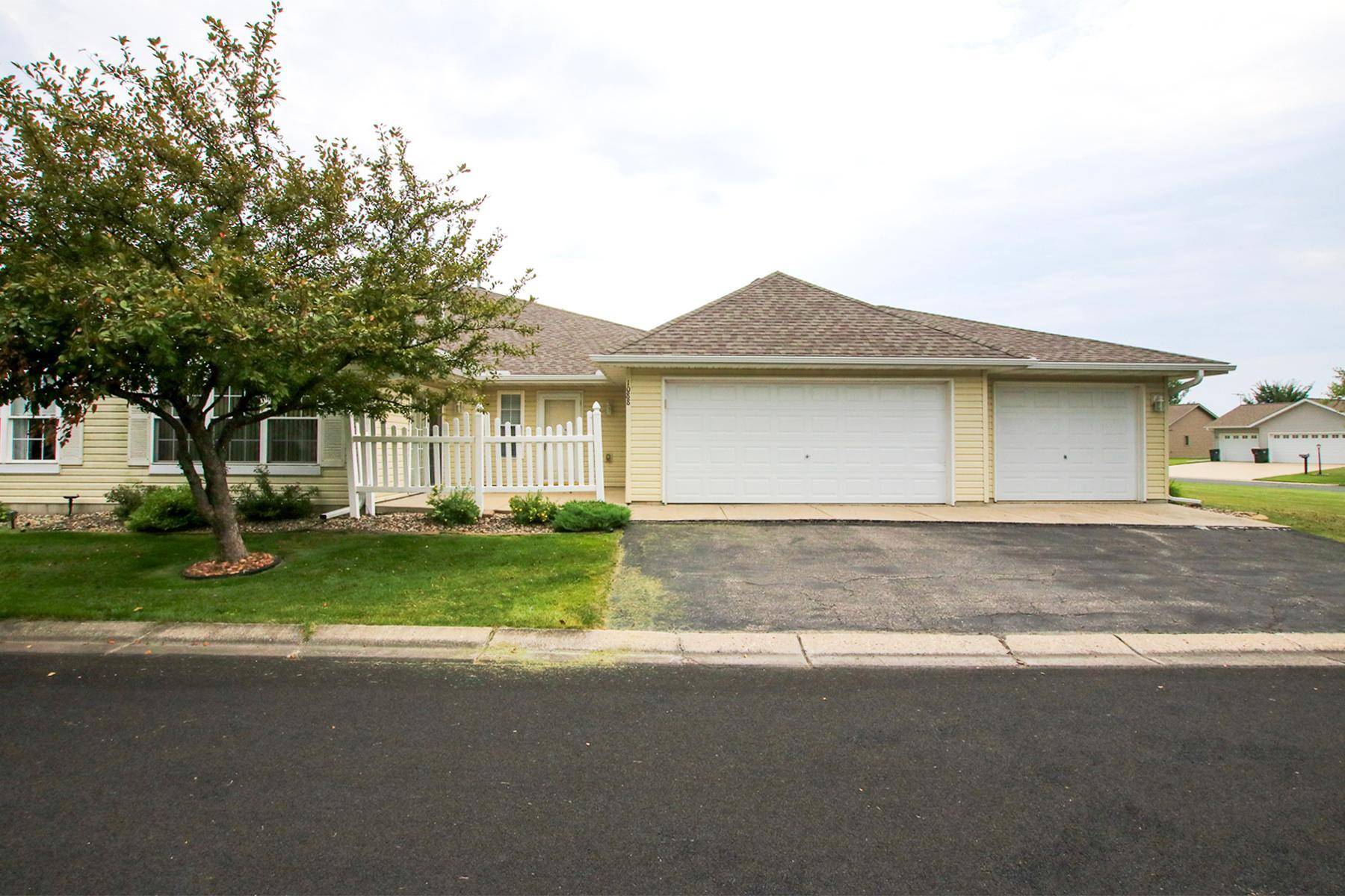 1088 Blackbird TRL SW, Hutchinson, MN 55350