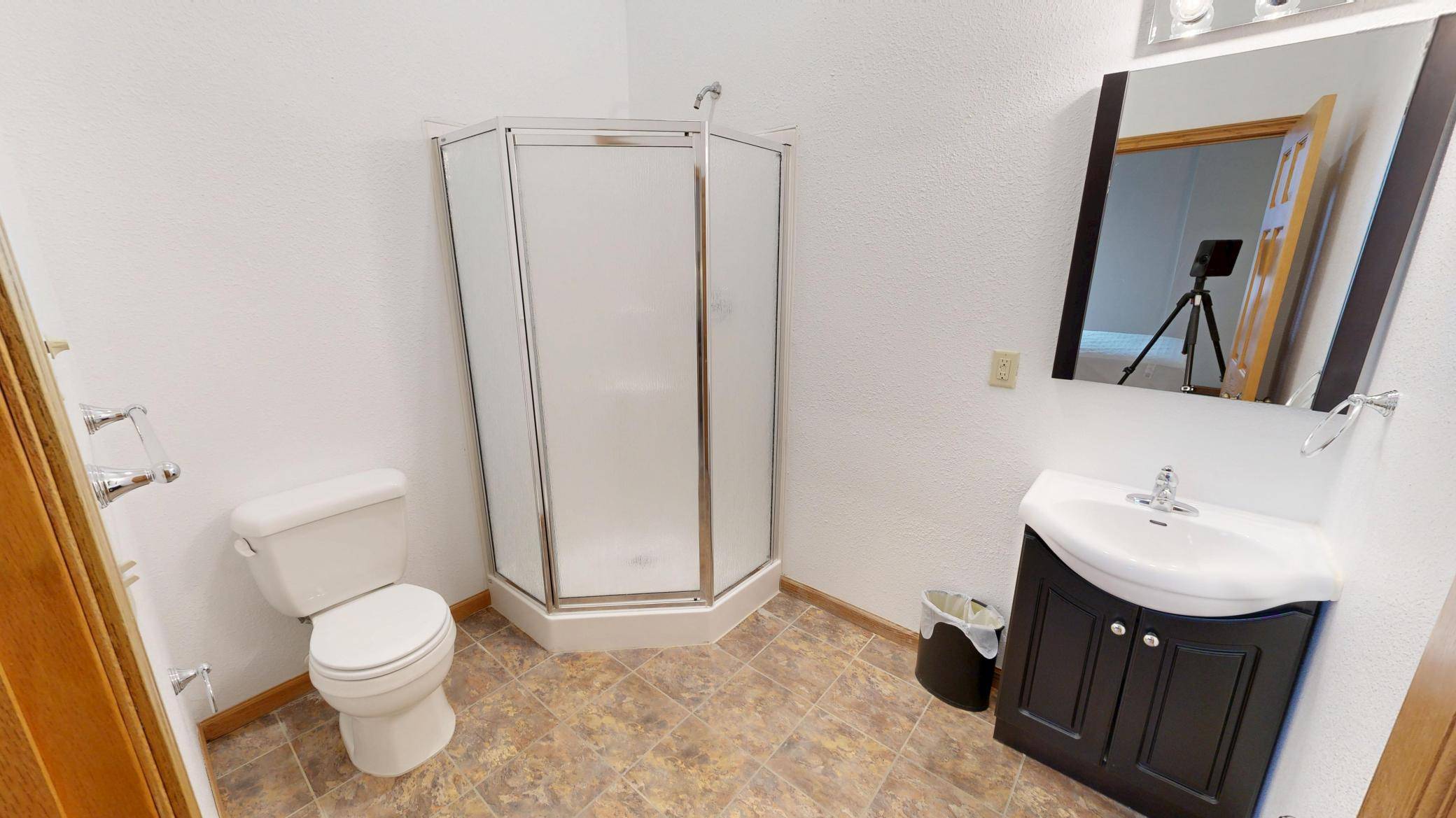 542 Benson AVE SW #ensuite 210, Willmar, MN 56201
