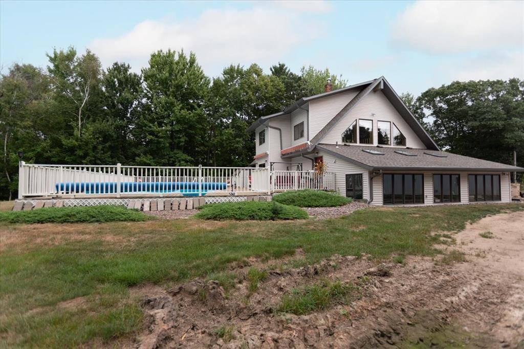 2707 Cherry Blossom LN, Menomonie, WI 54751