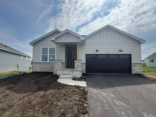 20024 Gaines CT, Lakeville, MN 55044
