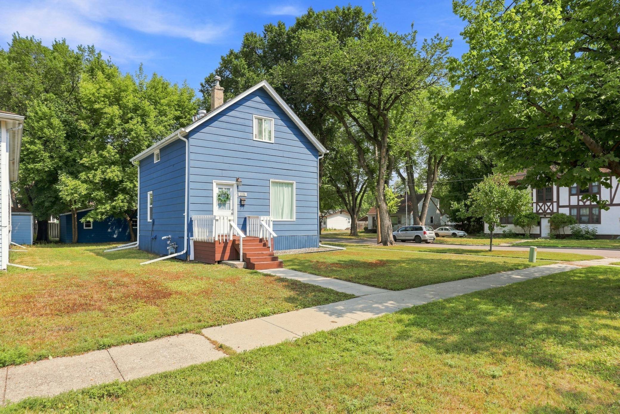 1331 10th AVE N, Fargo, ND 58102