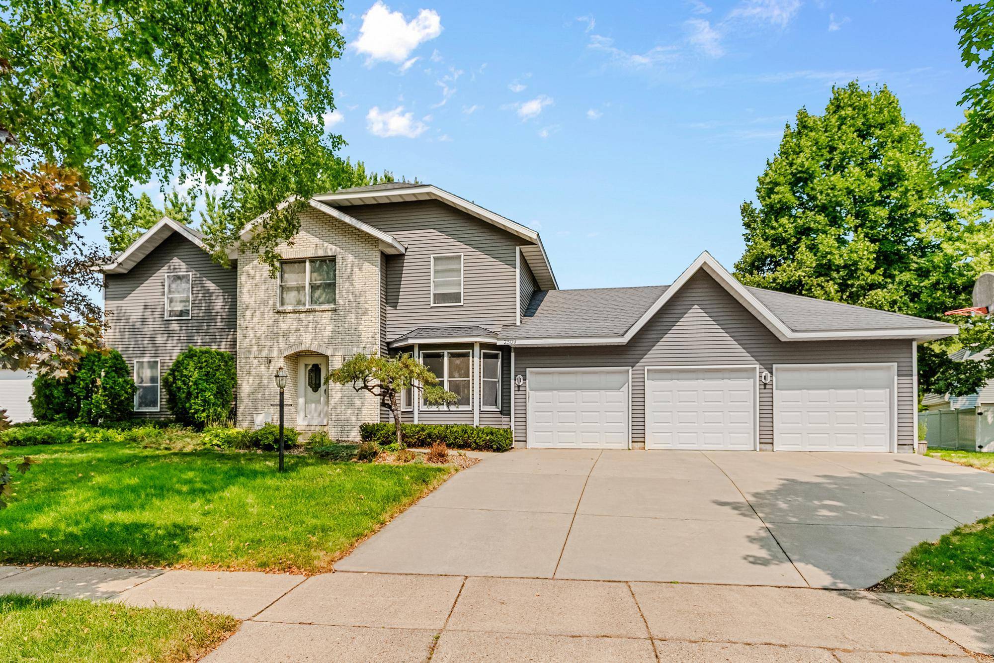 2509 Colony DR, Saint Cloud, MN 56303