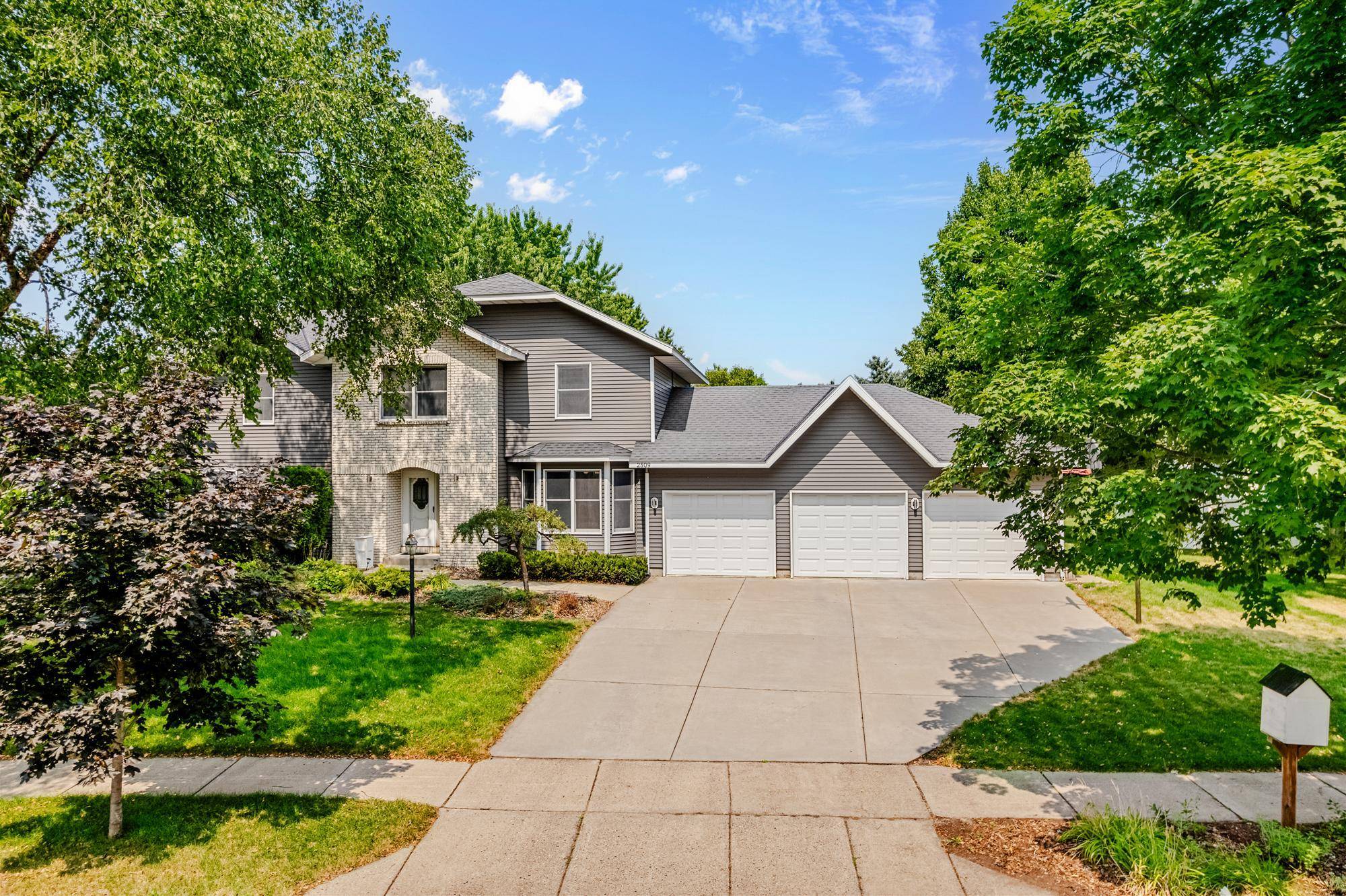 2509 Colony DR, Saint Cloud, MN 56303