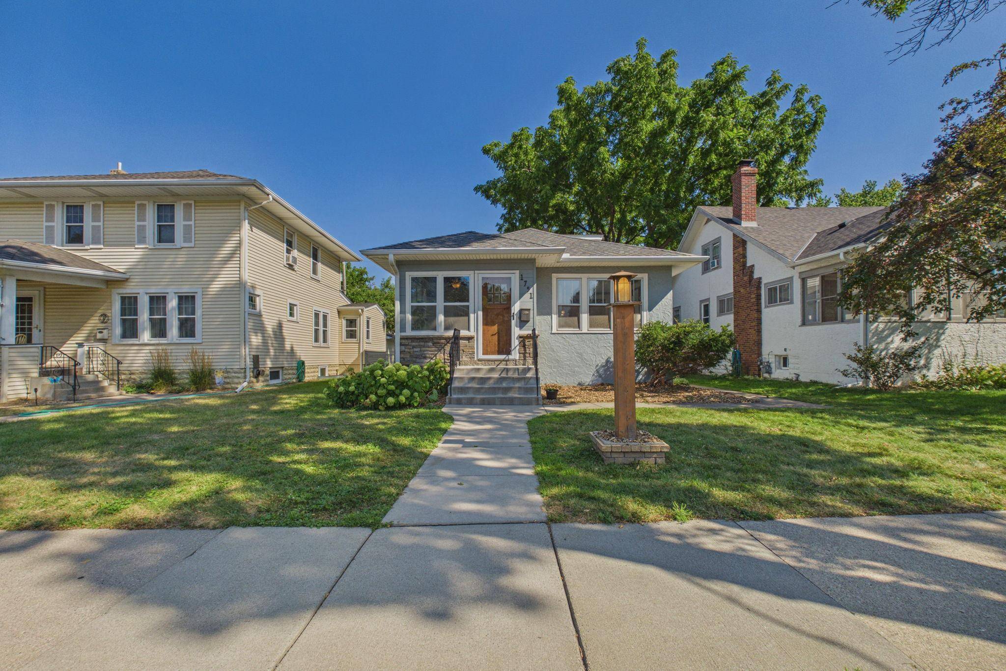 1751 Berkeley AVE, Saint Paul, MN 55105