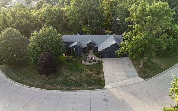 710 20th ST, Windom, MN 56101