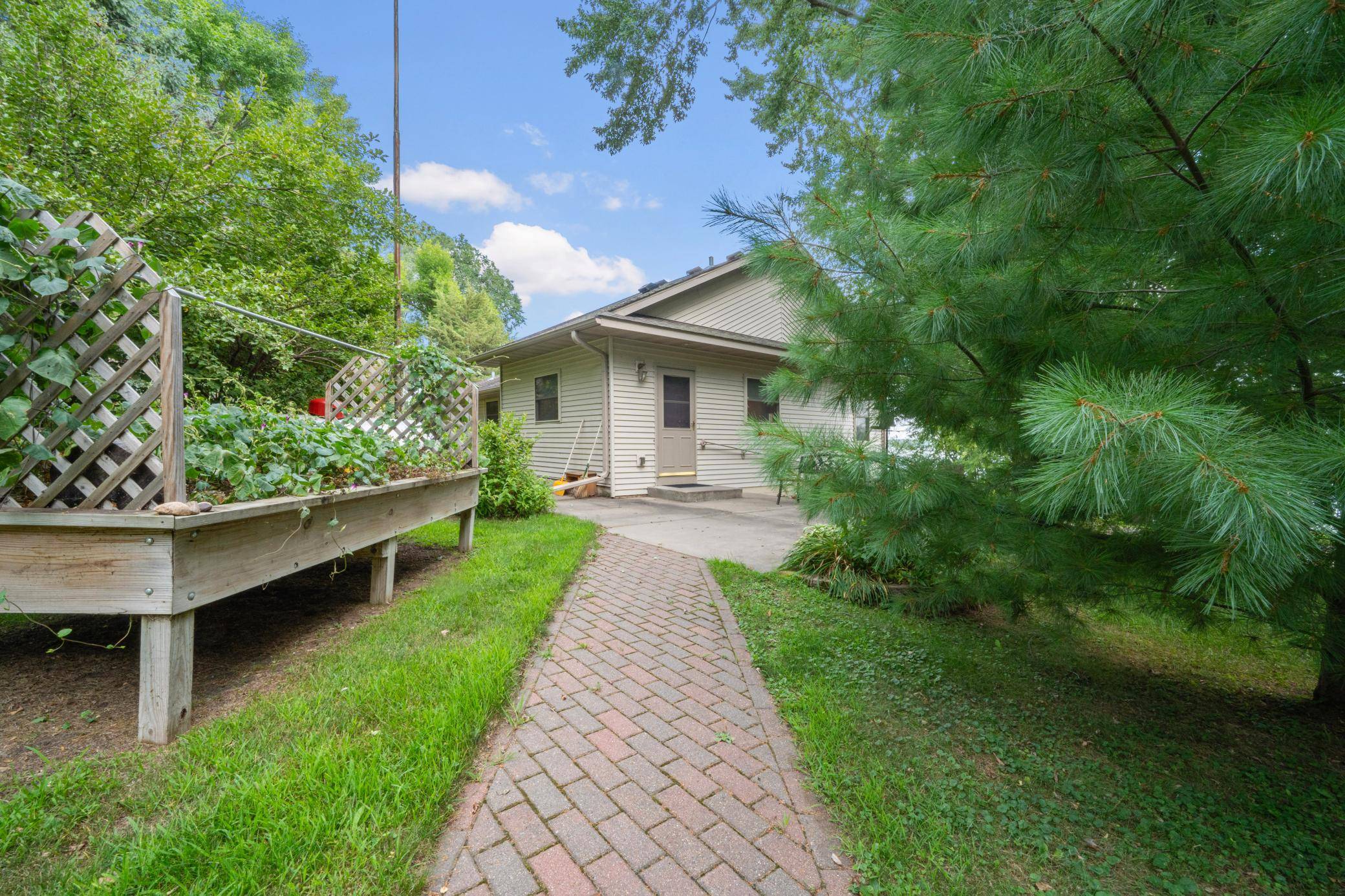 27906 Ambassador DR, Grey Eagle, MN 56336