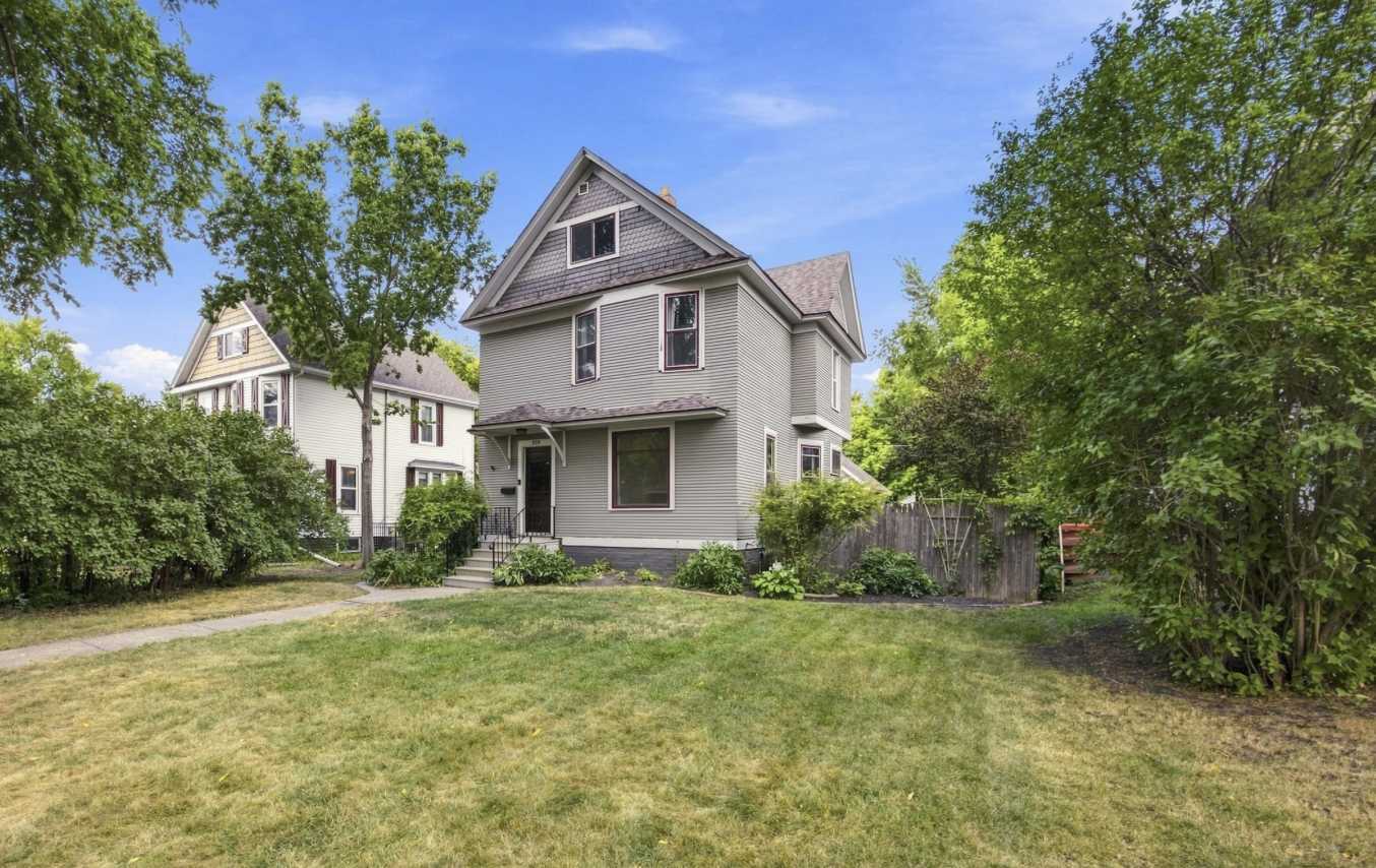 819 8th AVE N, Fargo, ND 58102