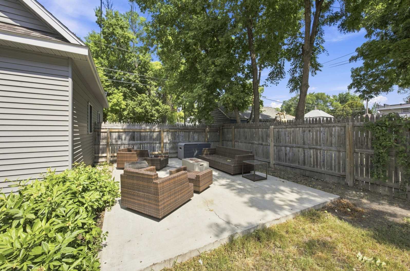 819 8th AVE N, Fargo, ND 58102