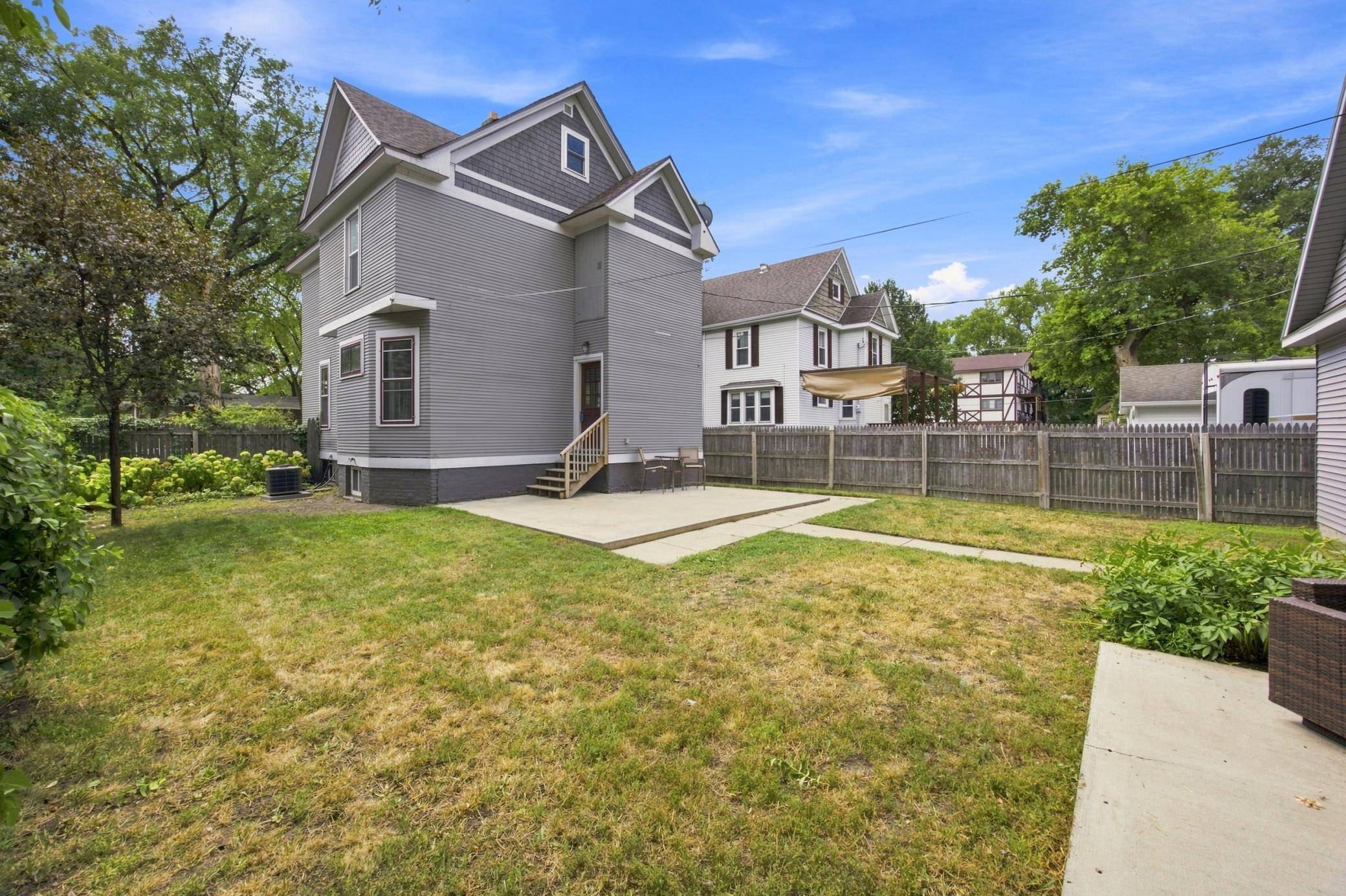 819 8th AVE N, Fargo, ND 58102