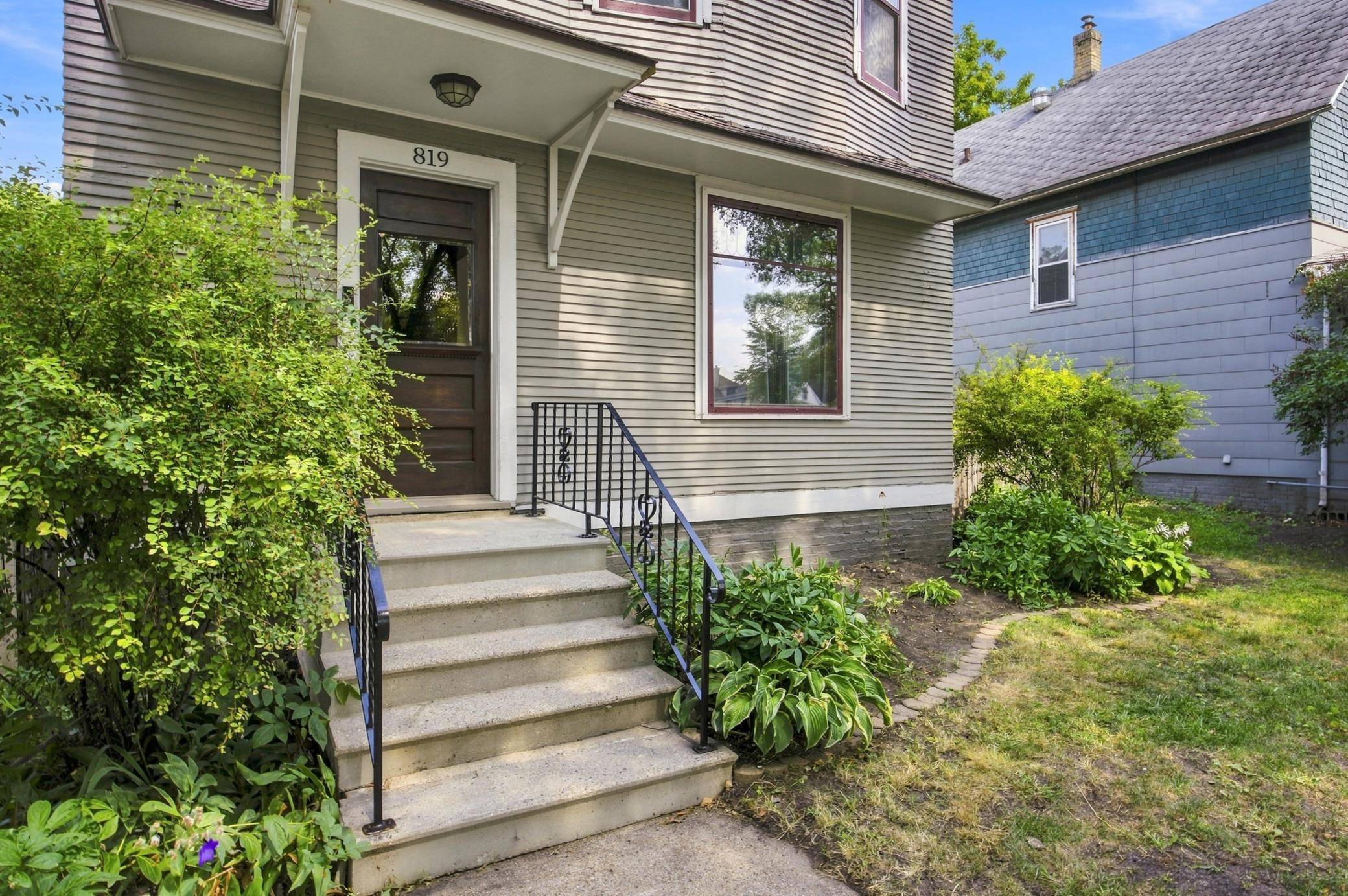 819 8th AVE N, Fargo, ND 58102
