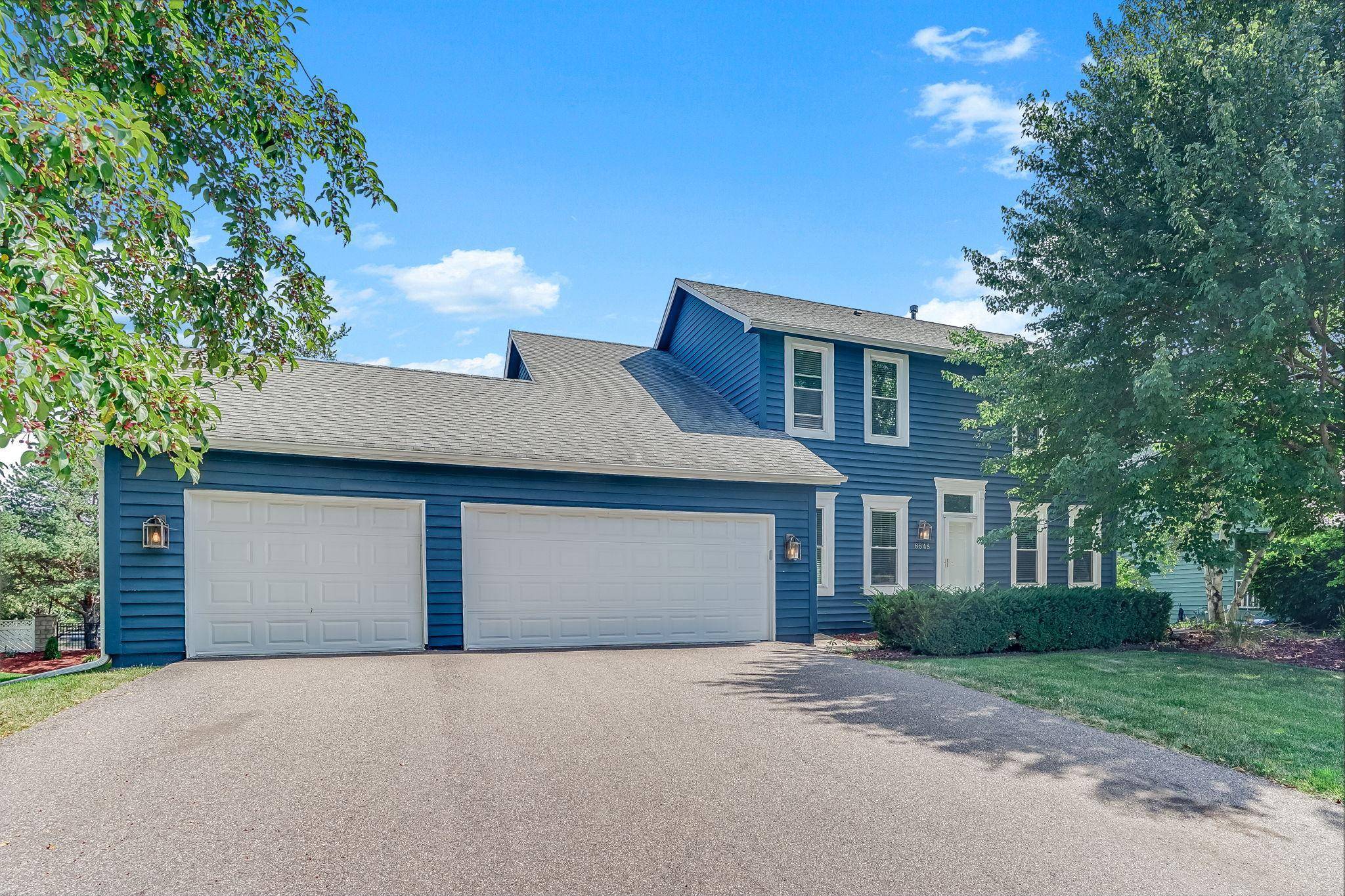 8848 Everest LN N, Maple Grove, MN 55311