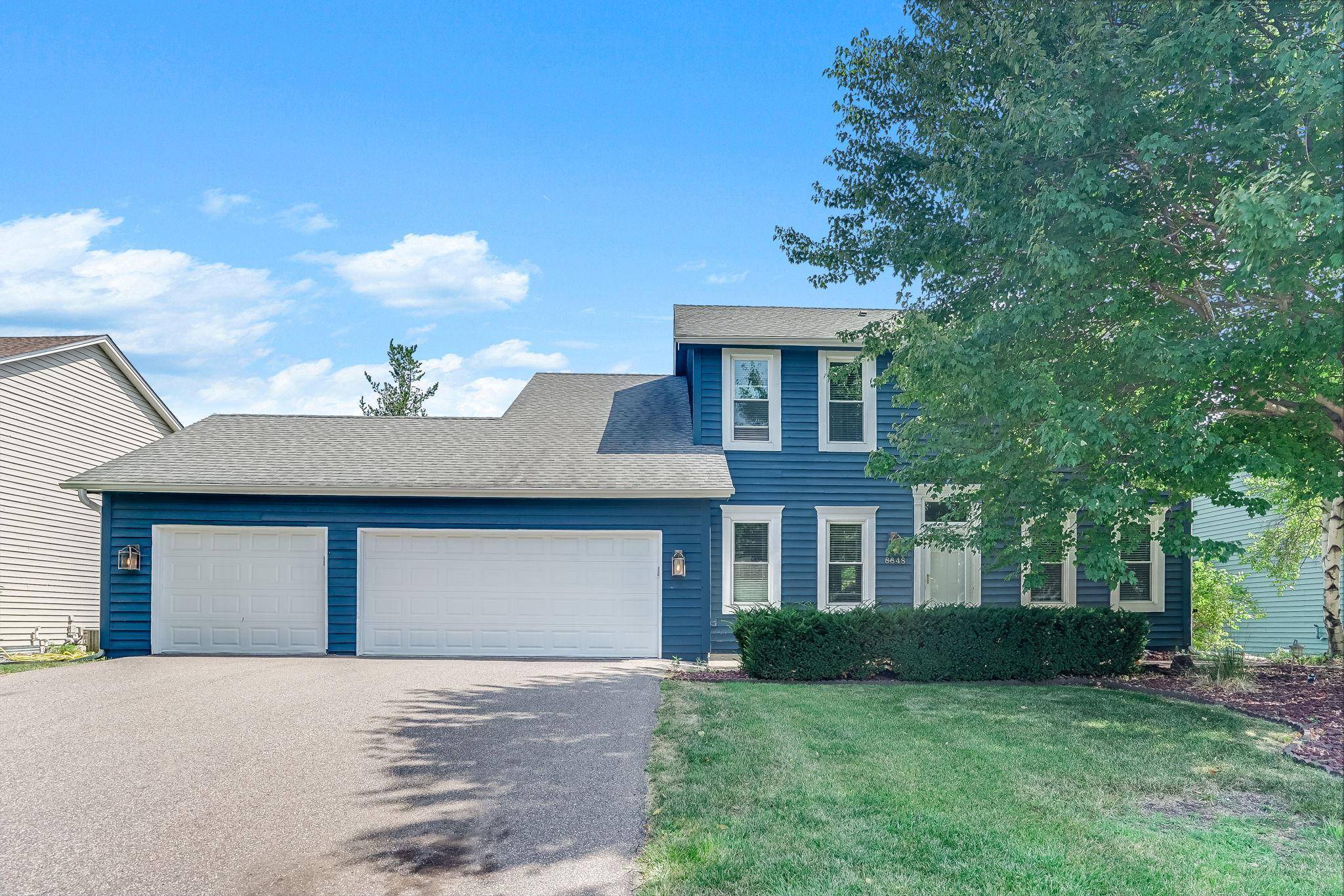 8848 Everest LN N, Maple Grove, MN 55311