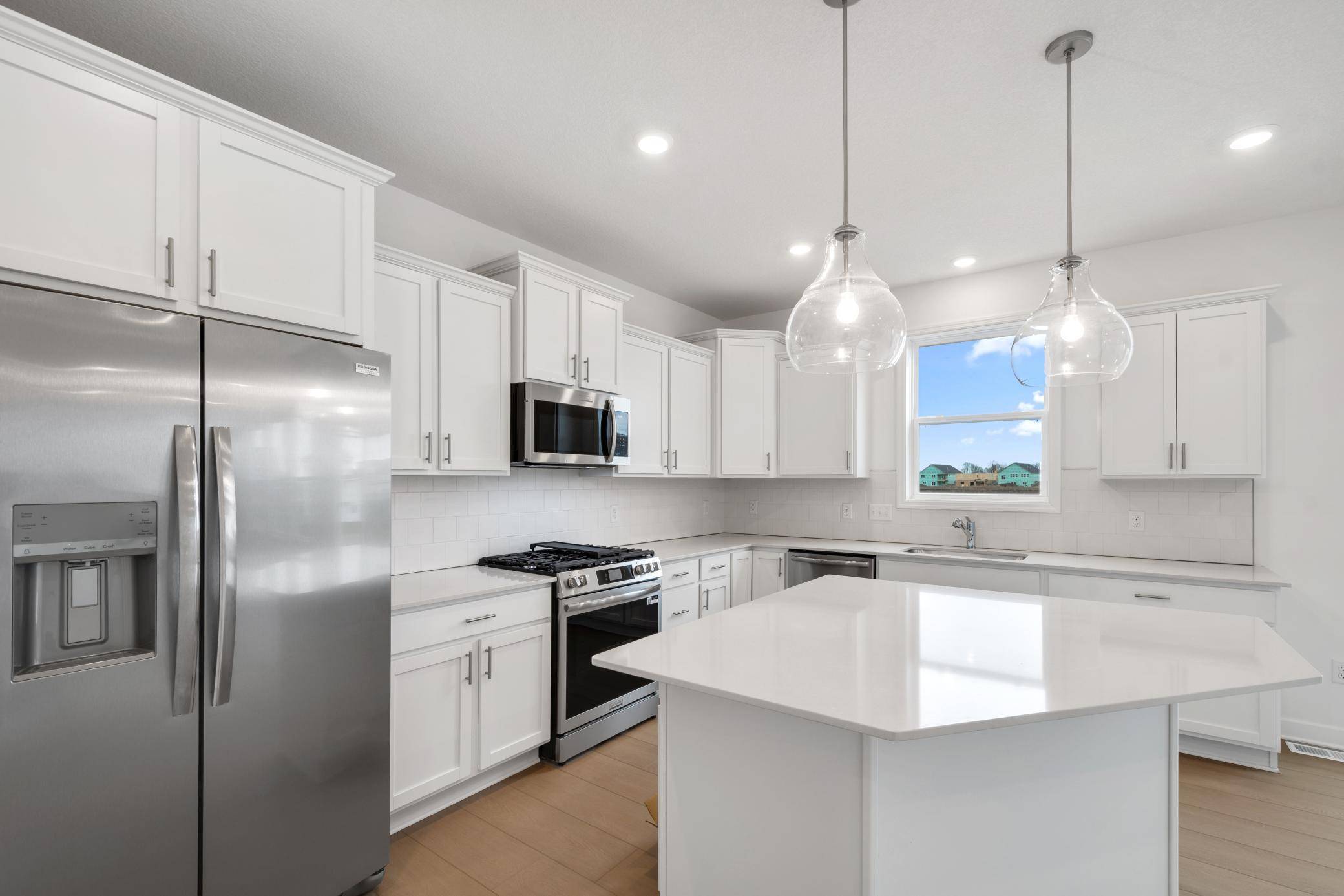 2058 Norway LN, Lino Lakes, MN 55038