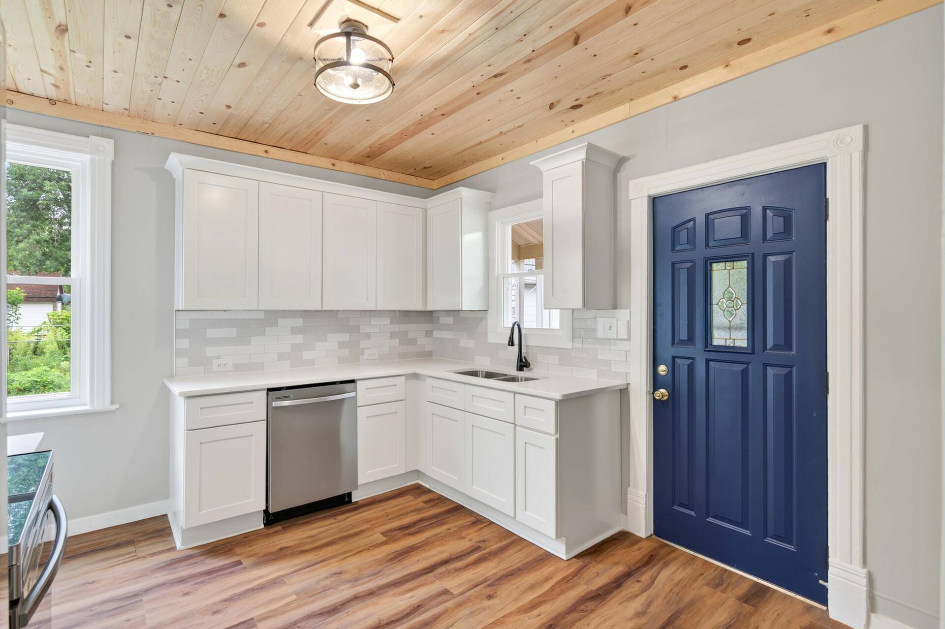117 Lockey AVE, Center City, MN 55012