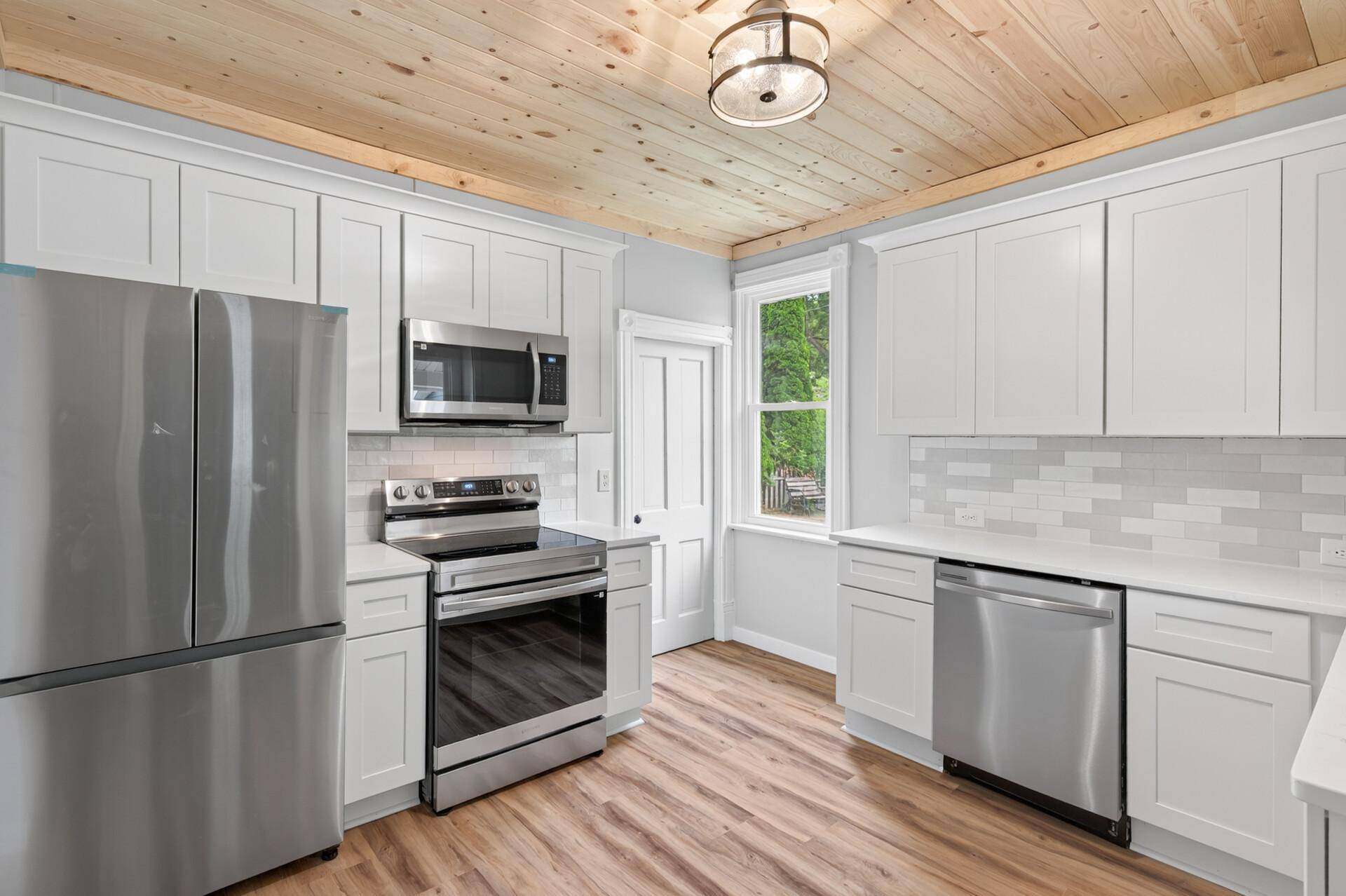 117 Lockey AVE, Center City, MN 55012
