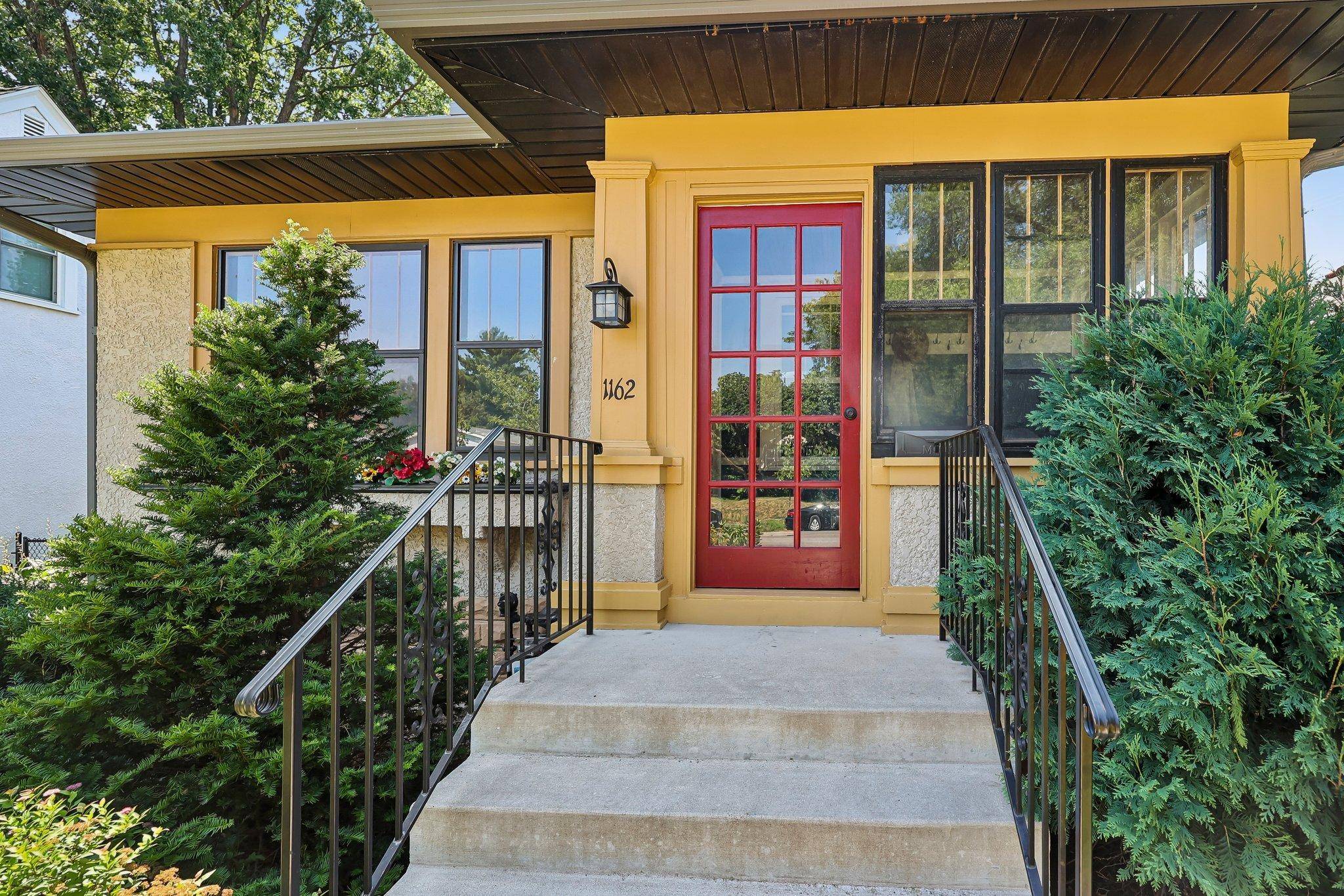 1162 James AVE, Saint Paul, MN 55105