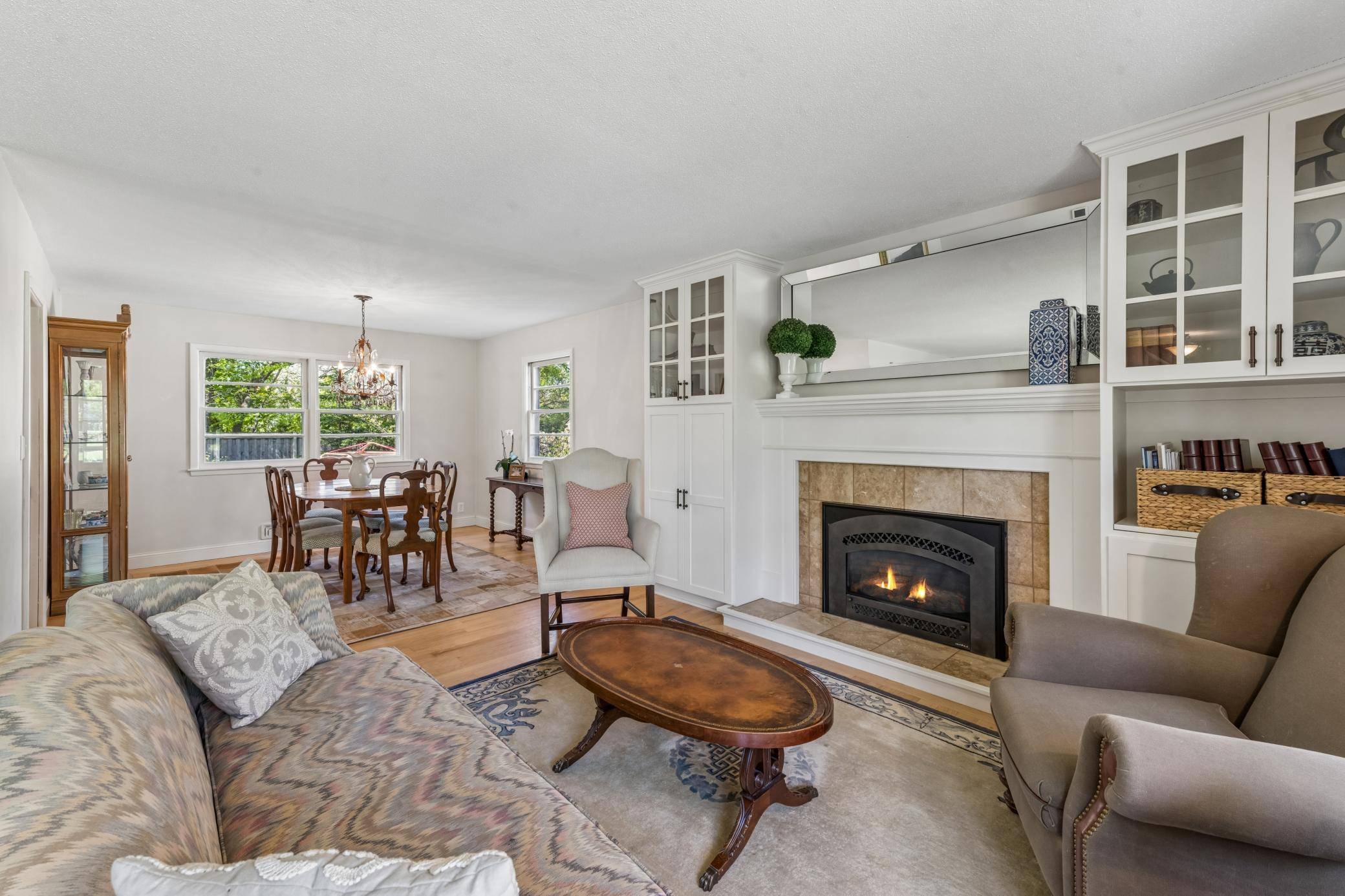 290 Ridgeview DR E, Wayzata, MN 55391