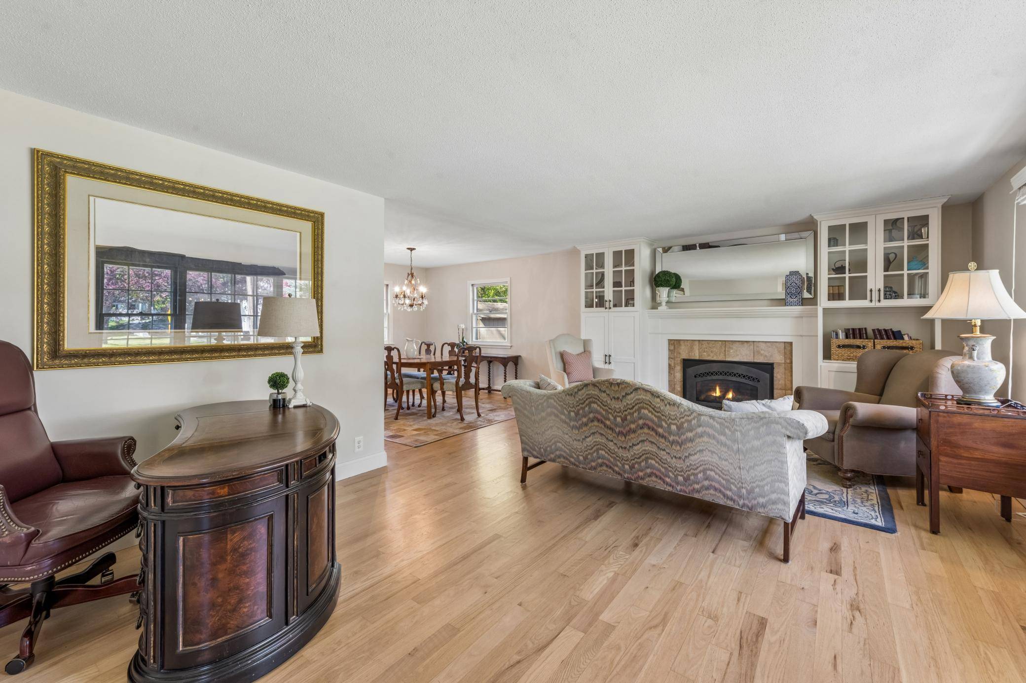 290 Ridgeview DR E, Wayzata, MN 55391