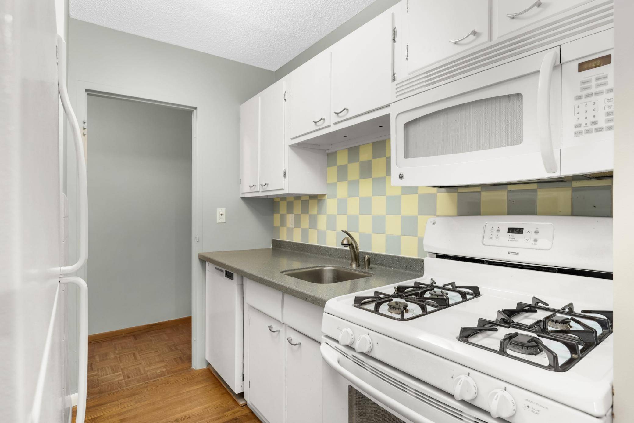 1912 Dupont AVE S #405, Minneapolis, MN 55403