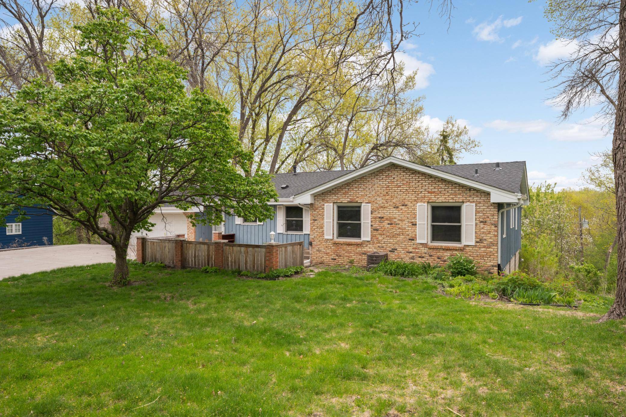4030 Wasatch LN, Golden Valley, MN 55422