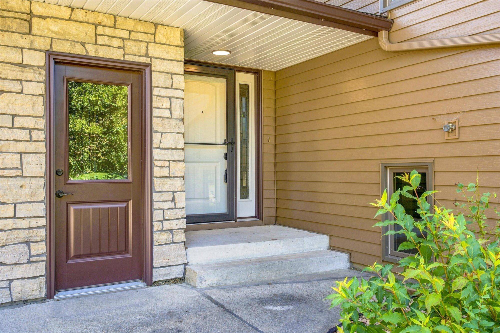 1718 Hazelwood CIR, Saint Cloud, MN 56303