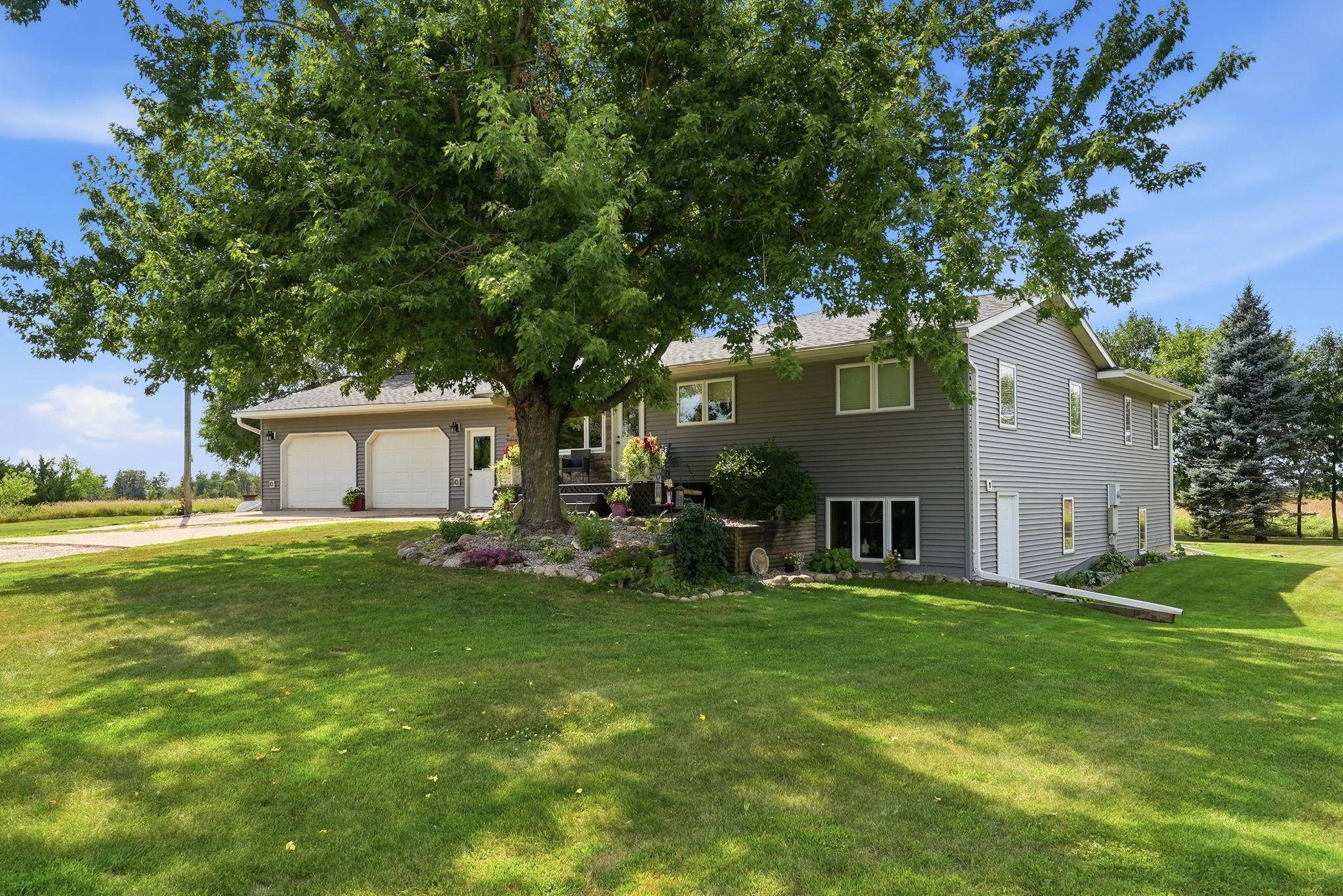 26280 115th ST NE, Belgrade, MN 56312