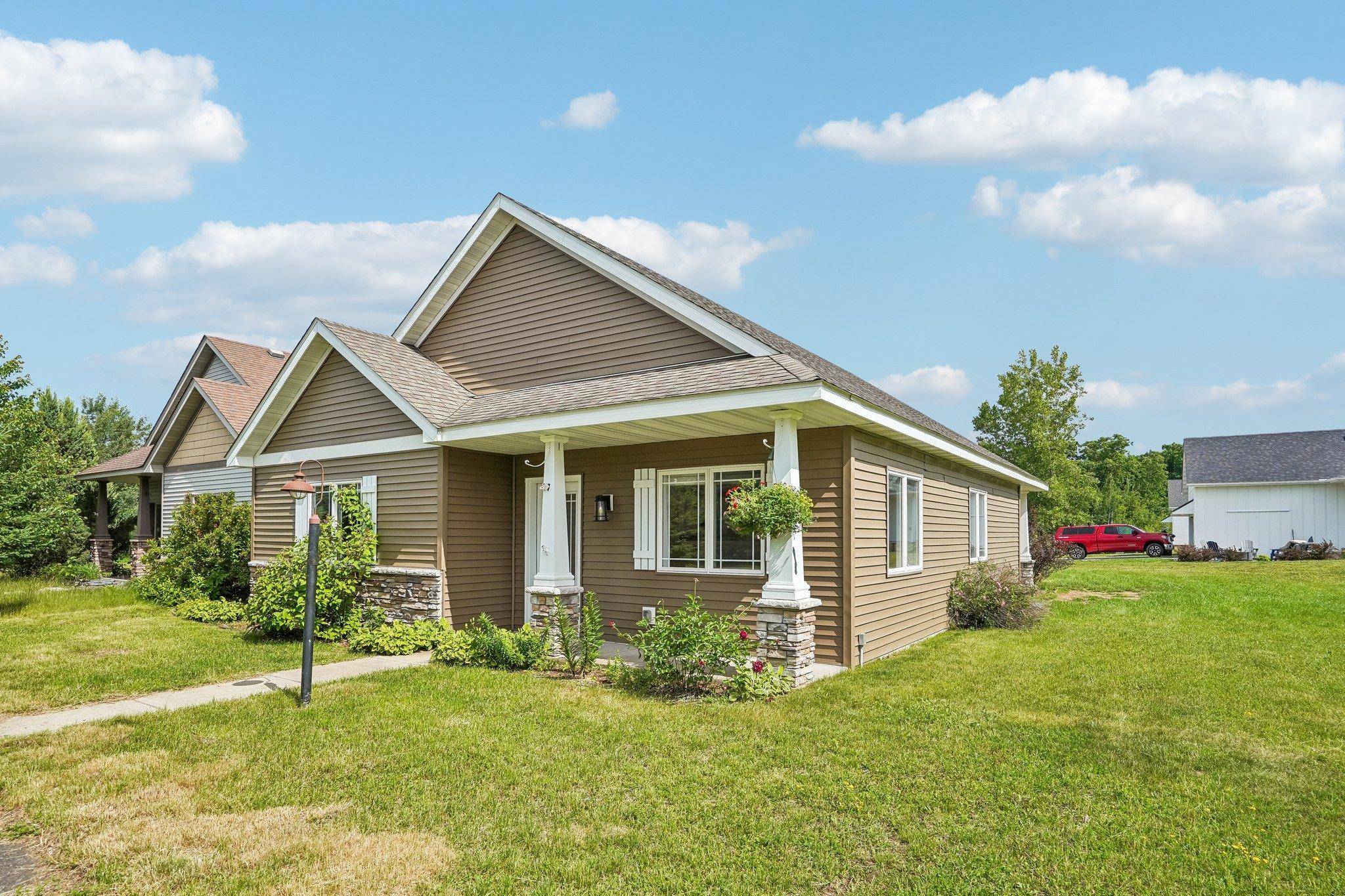 1303 Prairie LN, Saint Croix Falls, WI 54024