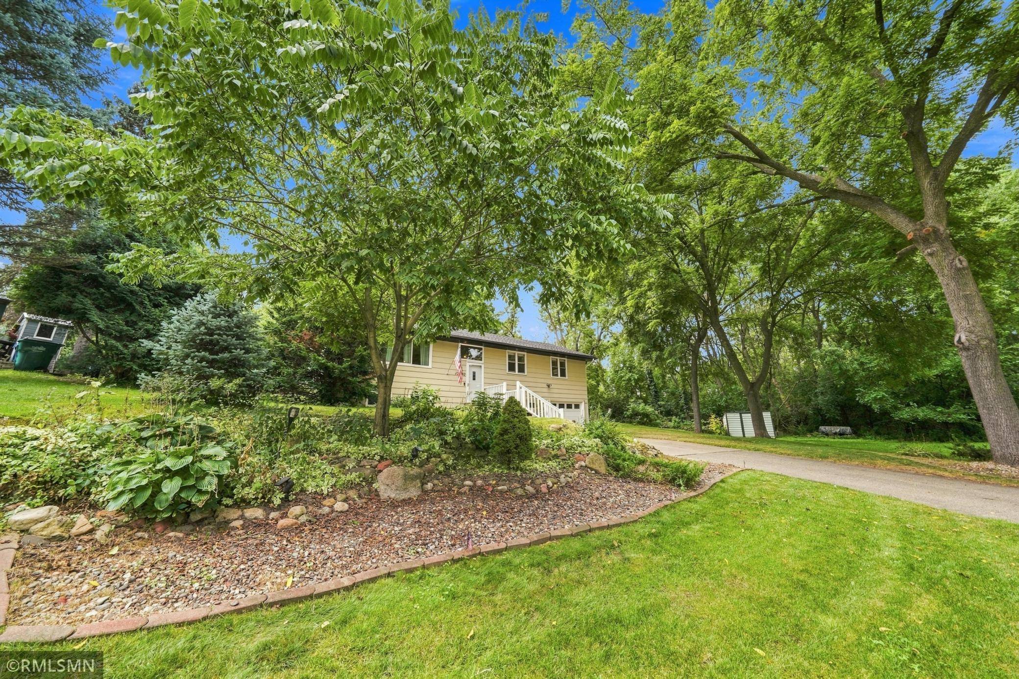 13240 Dahlgren RD, Minnetonka, MN 55305