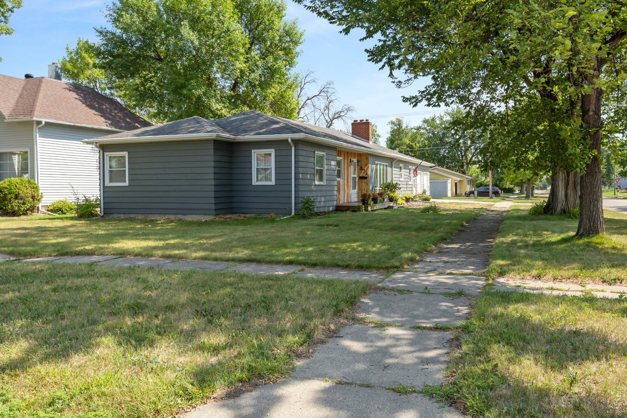 824 4th AVE N, Wahpeton, ND 58075