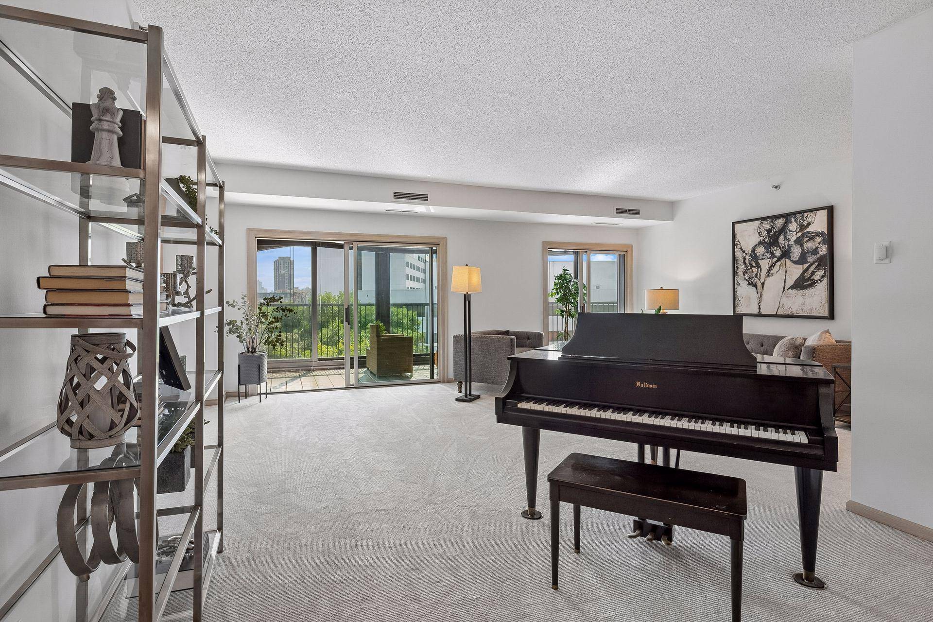 1235 Yale PL #709, Minneapolis, MN 55403