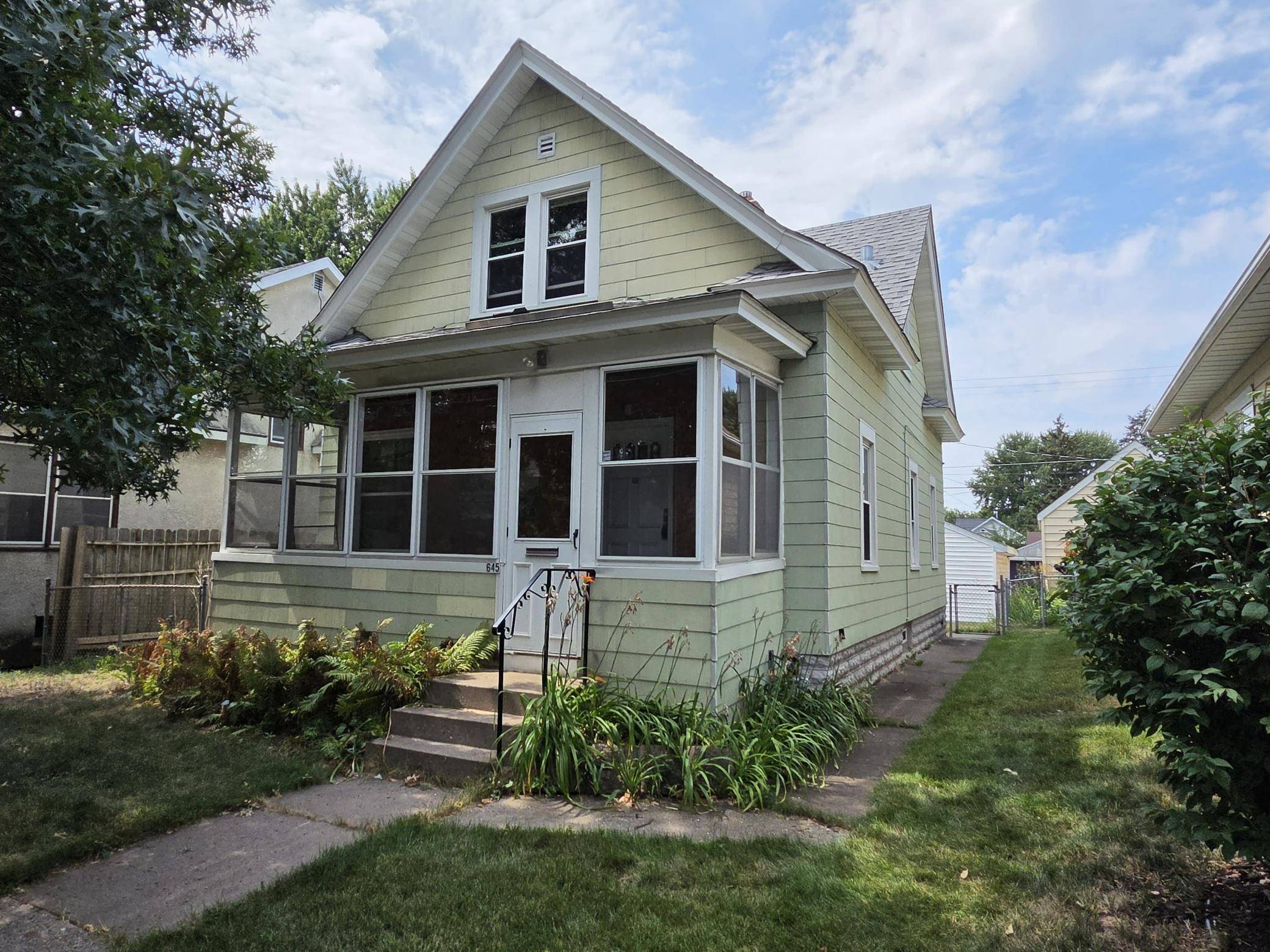 645 Simpson ST, Saint Paul, MN 55104
