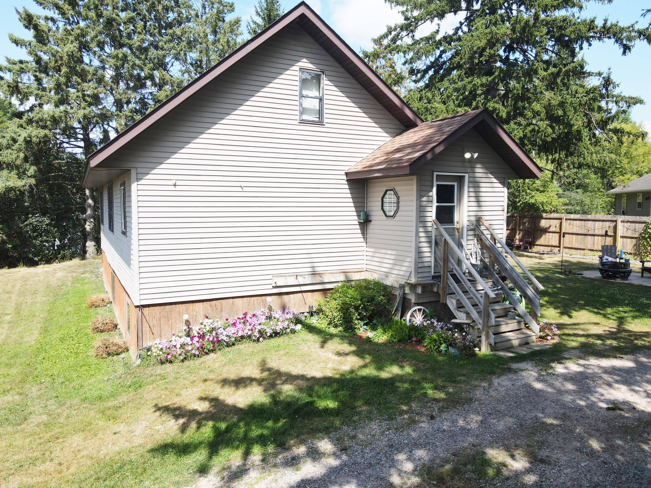 1201 Emerson AVE, Cumberland, WI 54829