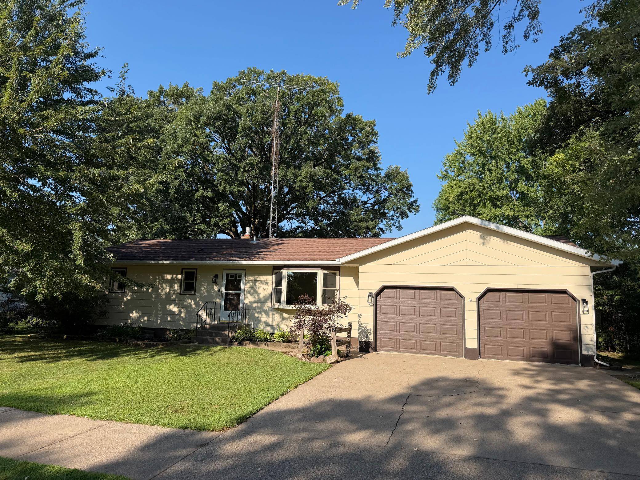 604 3rd ST SW, Little Falls, MN 56345
