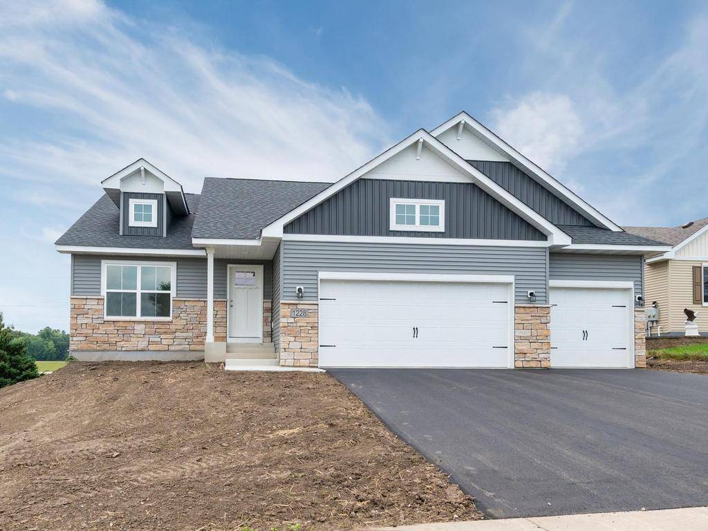 1228 Olivia ST SE, New Prague, MN 56071