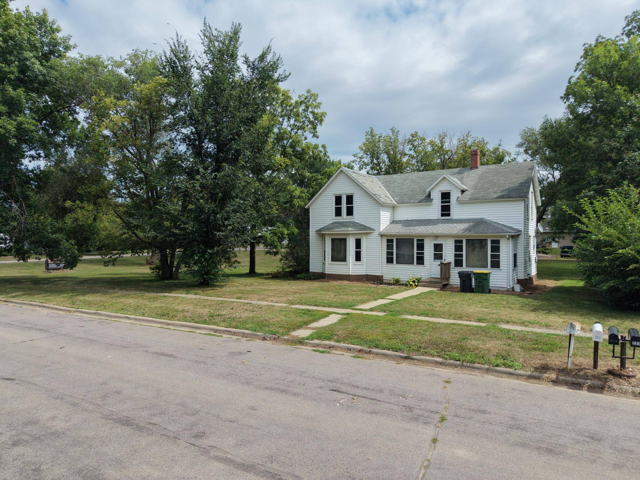 220 Sheridan ST, Garvin, MN 56132