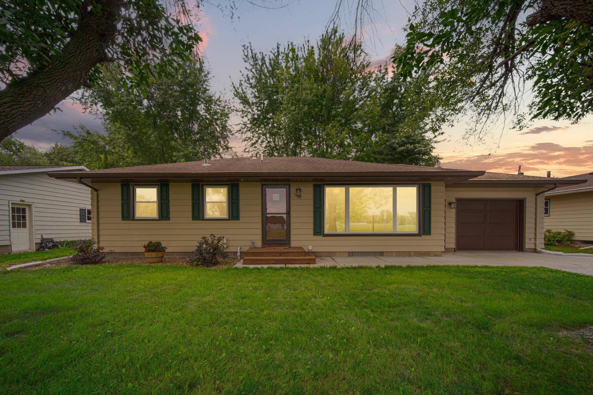 2541 E Main ST, Mankato, MN 56001