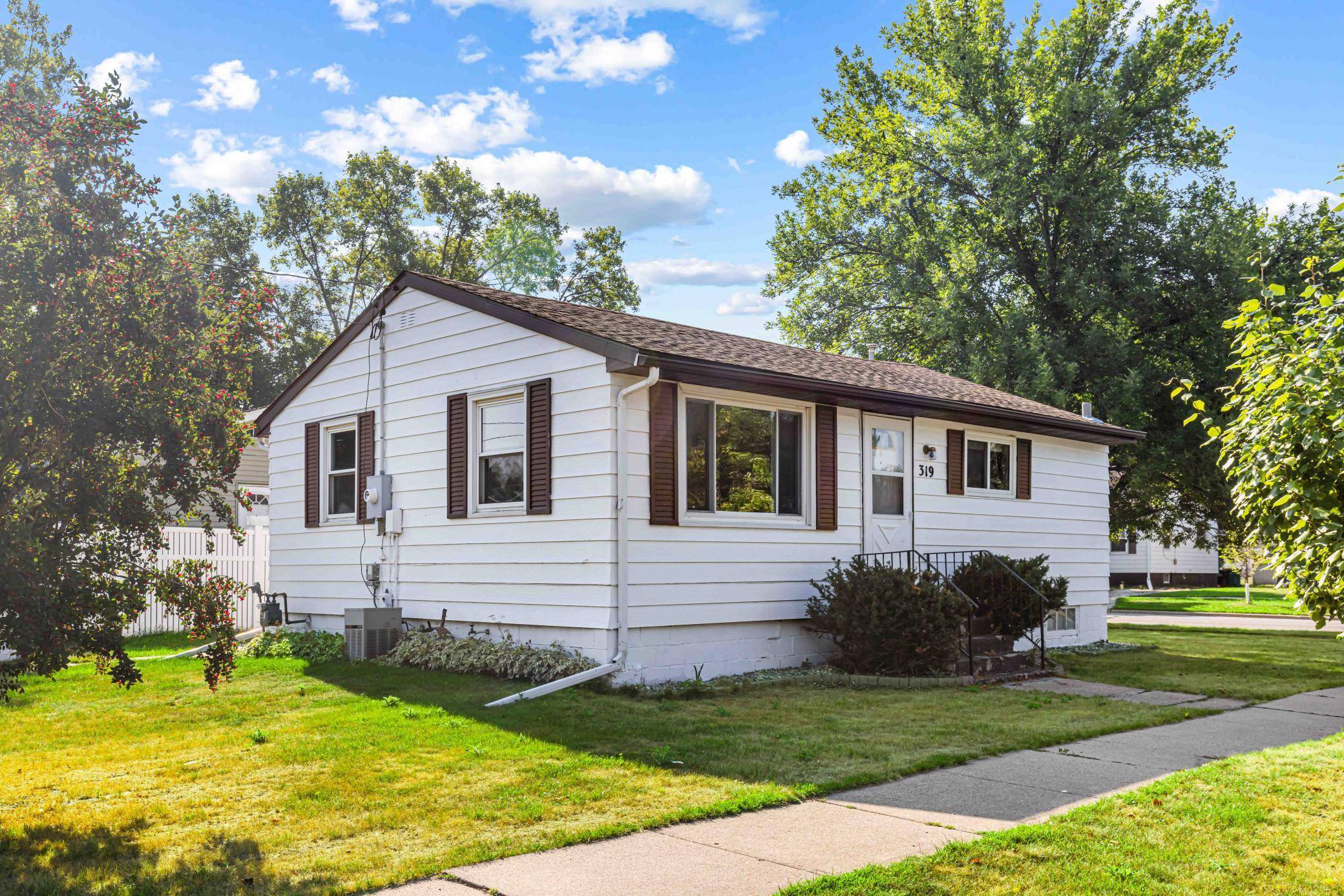 319 1st ST, West Fargo, ND 58078