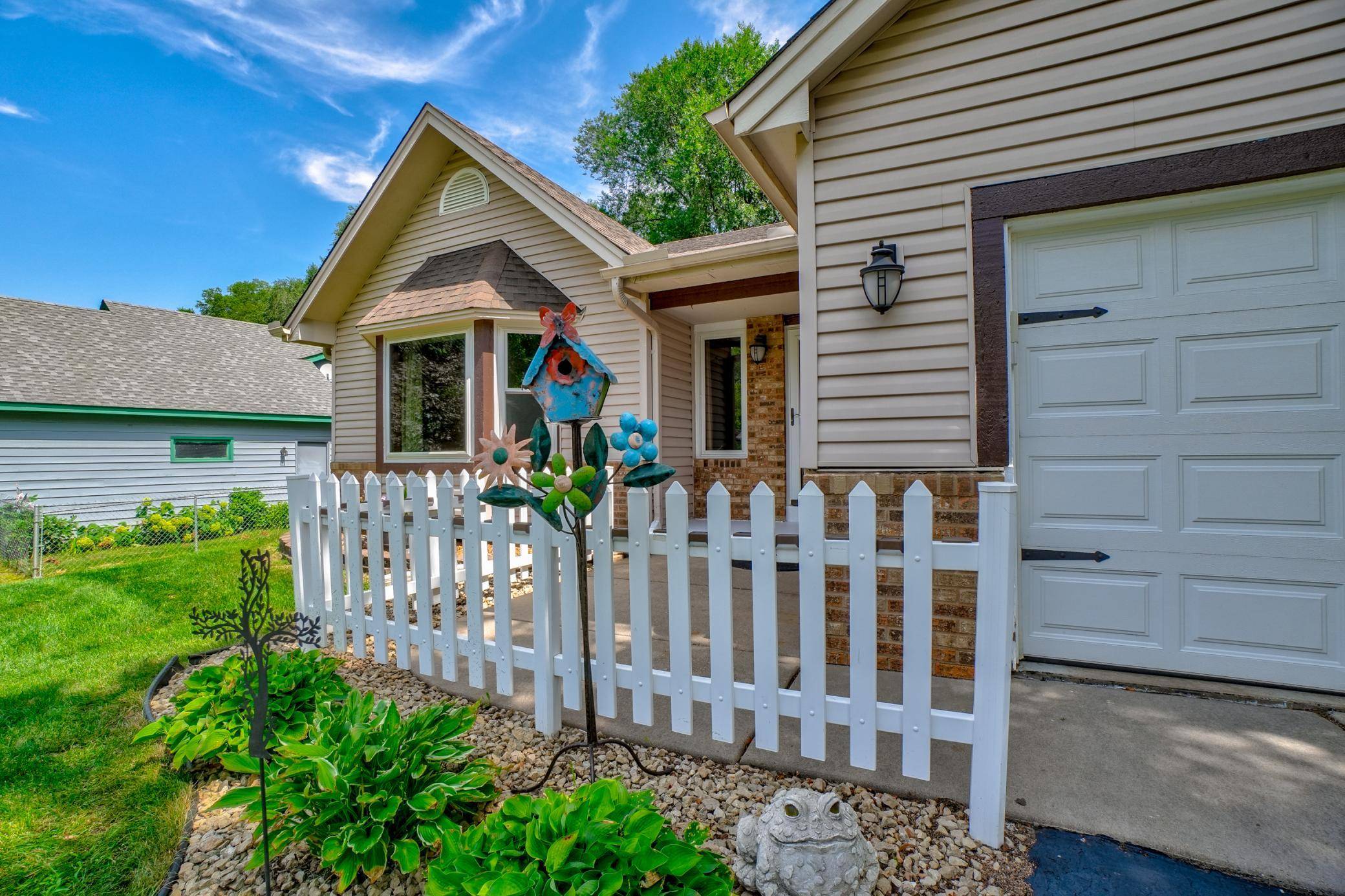 13221 Court PL, Burnsville, MN 55337