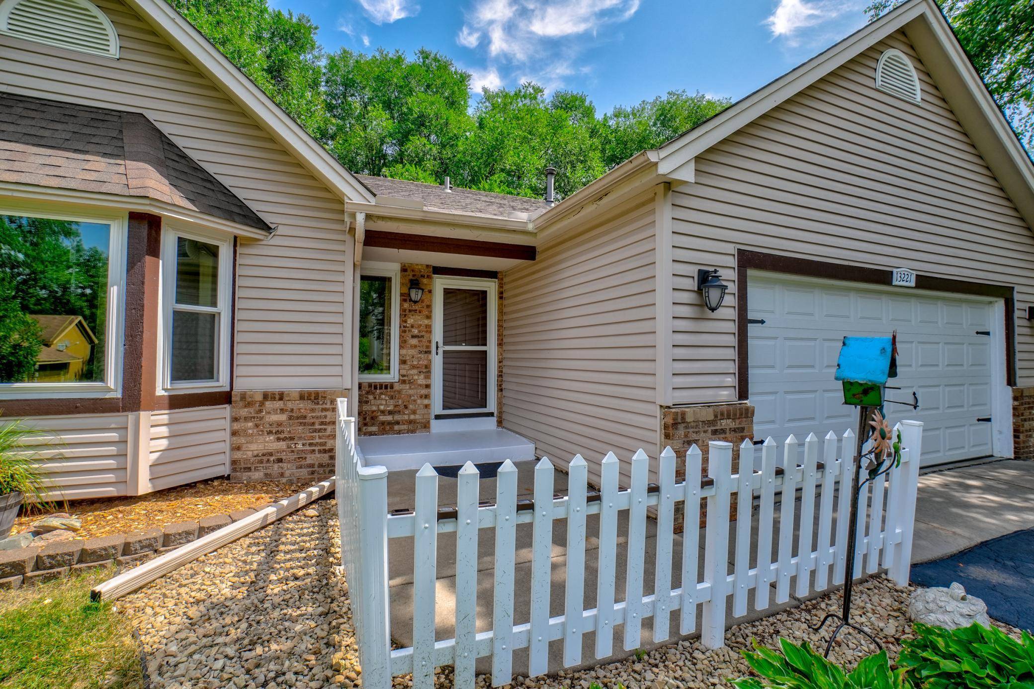 13221 Court PL, Burnsville, MN 55337