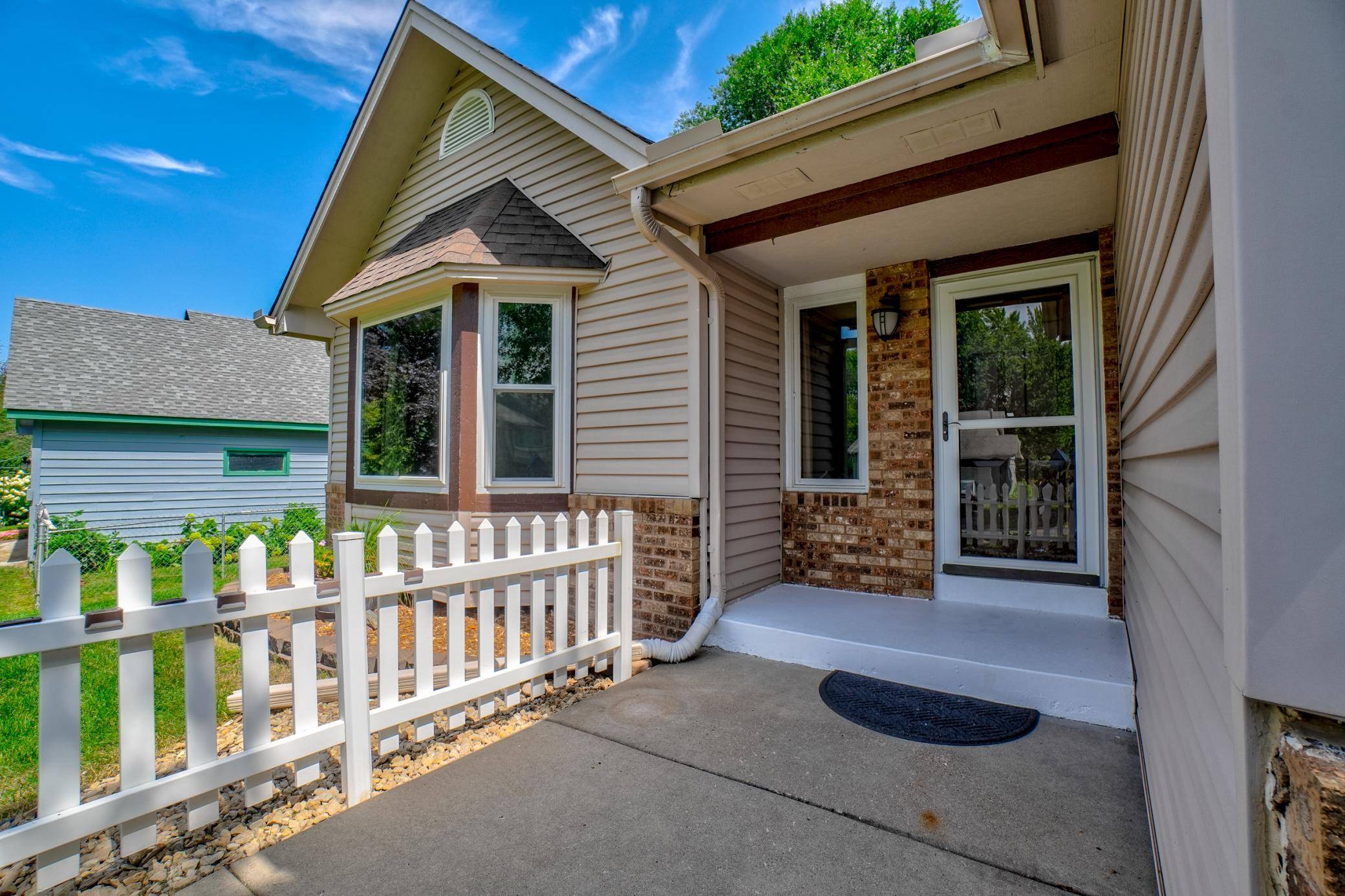 13221 Court PL, Burnsville, MN 55337