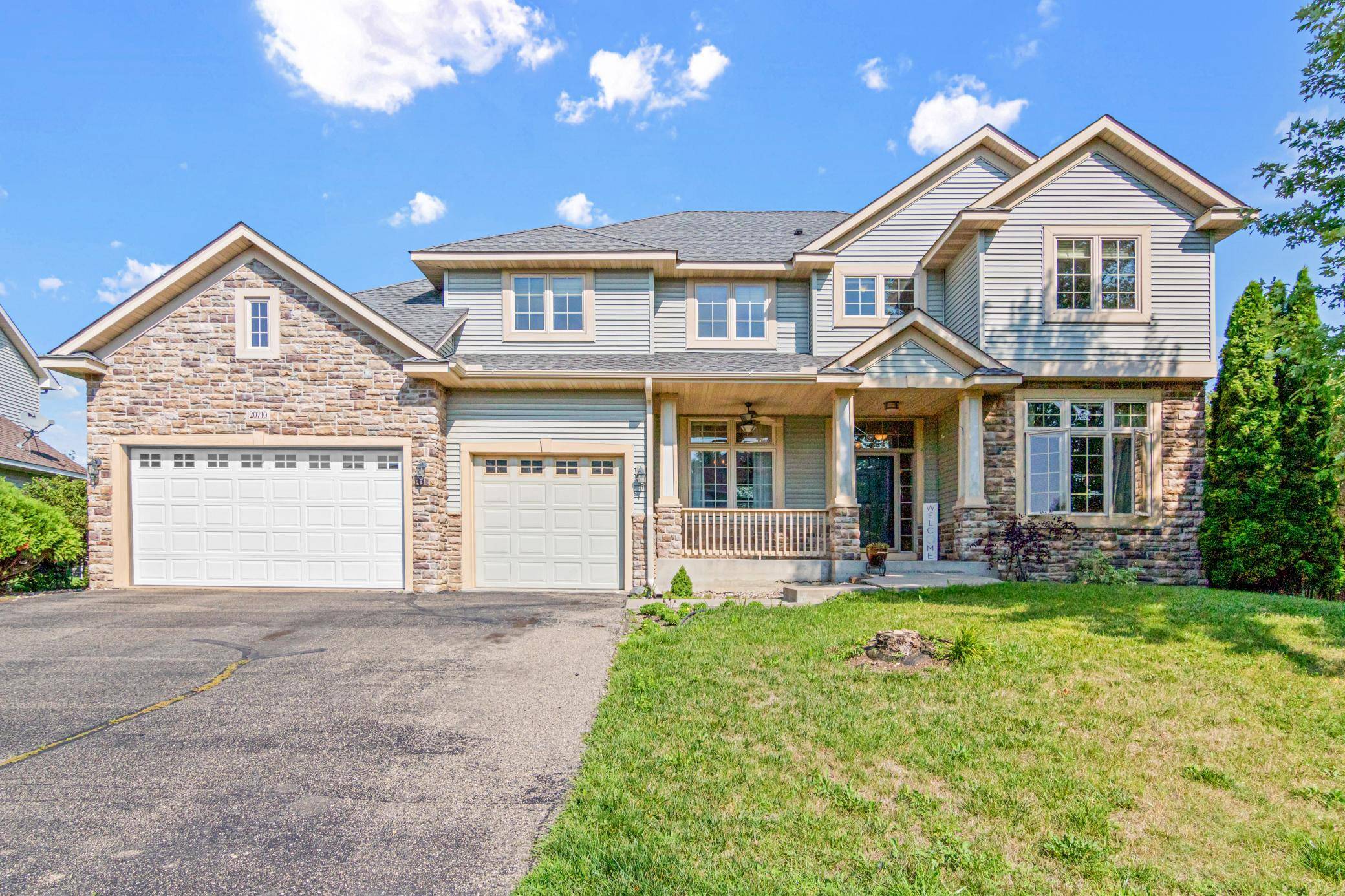20710 Helena LN, Lakeville, MN 55044