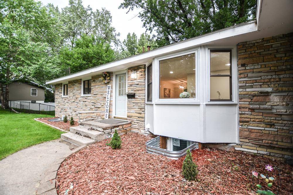 315 Rice Creek TER NE, Fridley, MN 55432